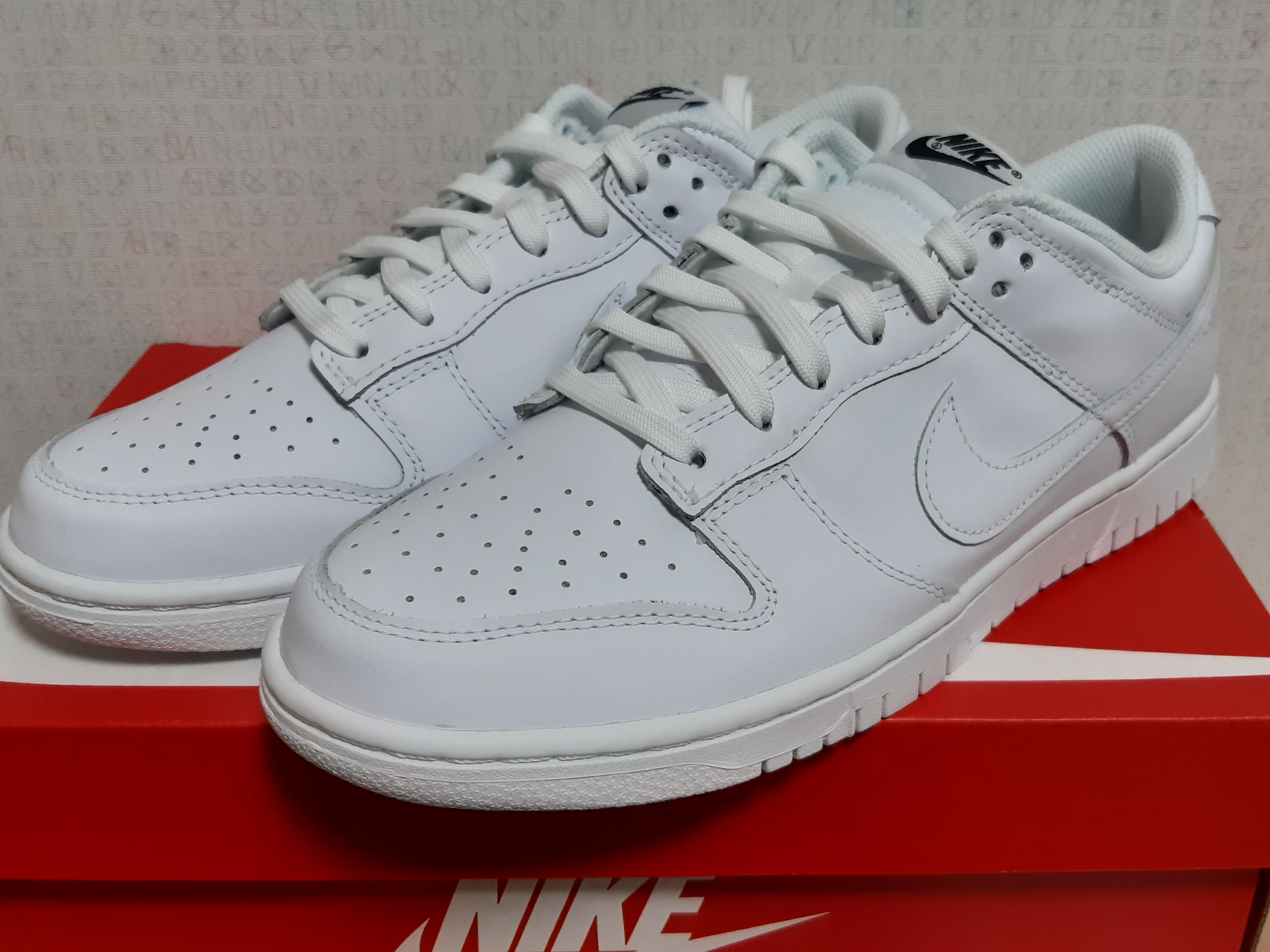 (W) Nike Dunk Low Triple White 착용 스타일 - 2