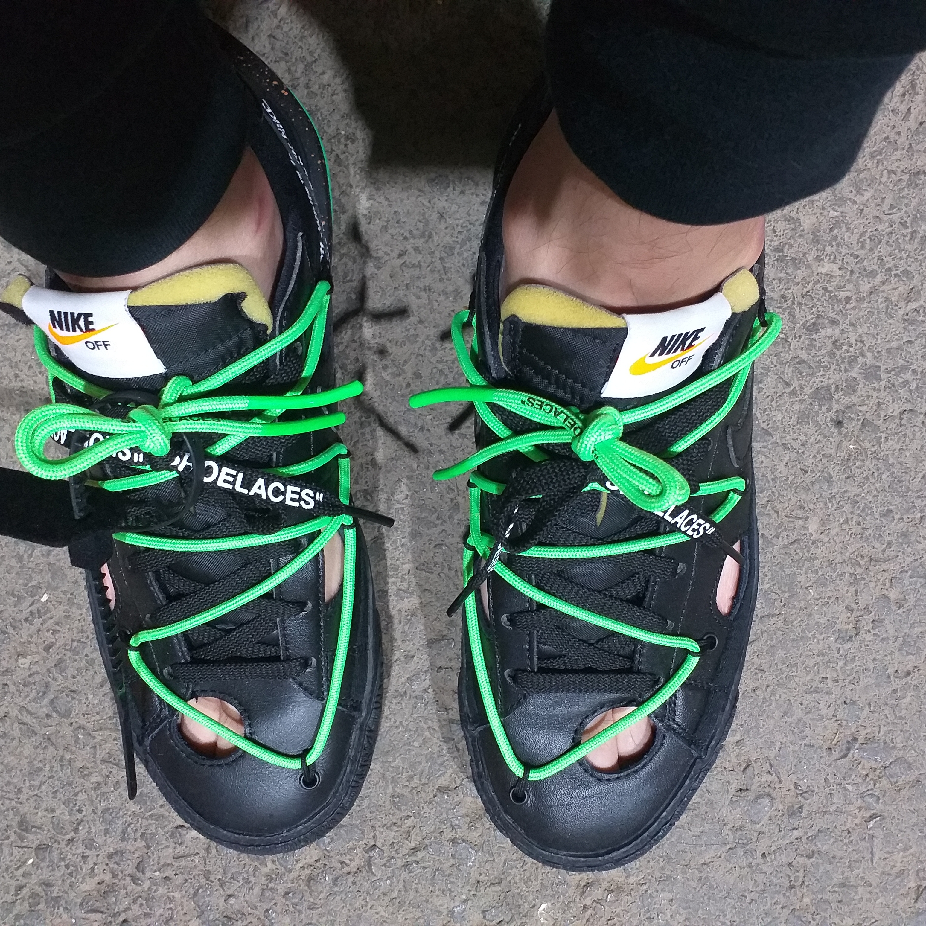 Nike x Off-White Blazer Low '77 Black and Electro Green 착용 스타일 - 1
