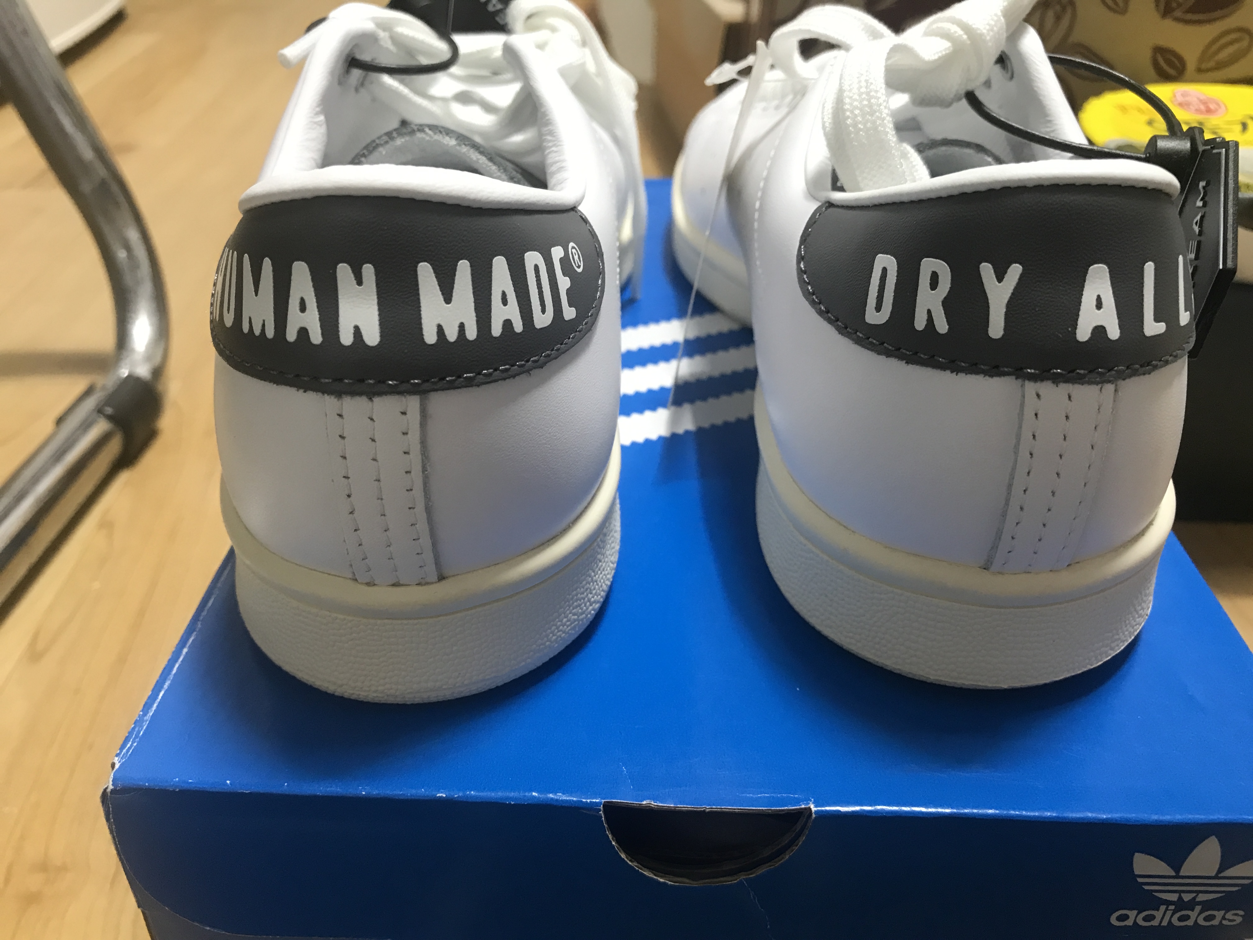 Adidas x Human Made Stan Smith White Grey 착용 스타일 - 5