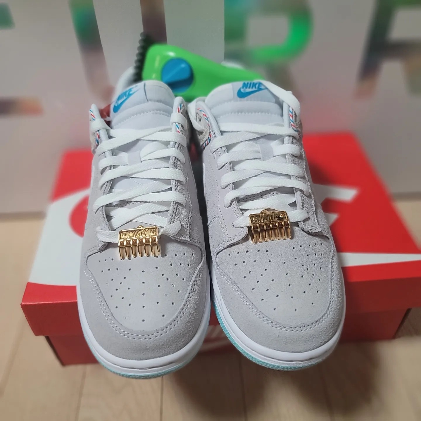 Nike Dunk Low Retro SE Barber Shop Grey 착용 스타일 - 3