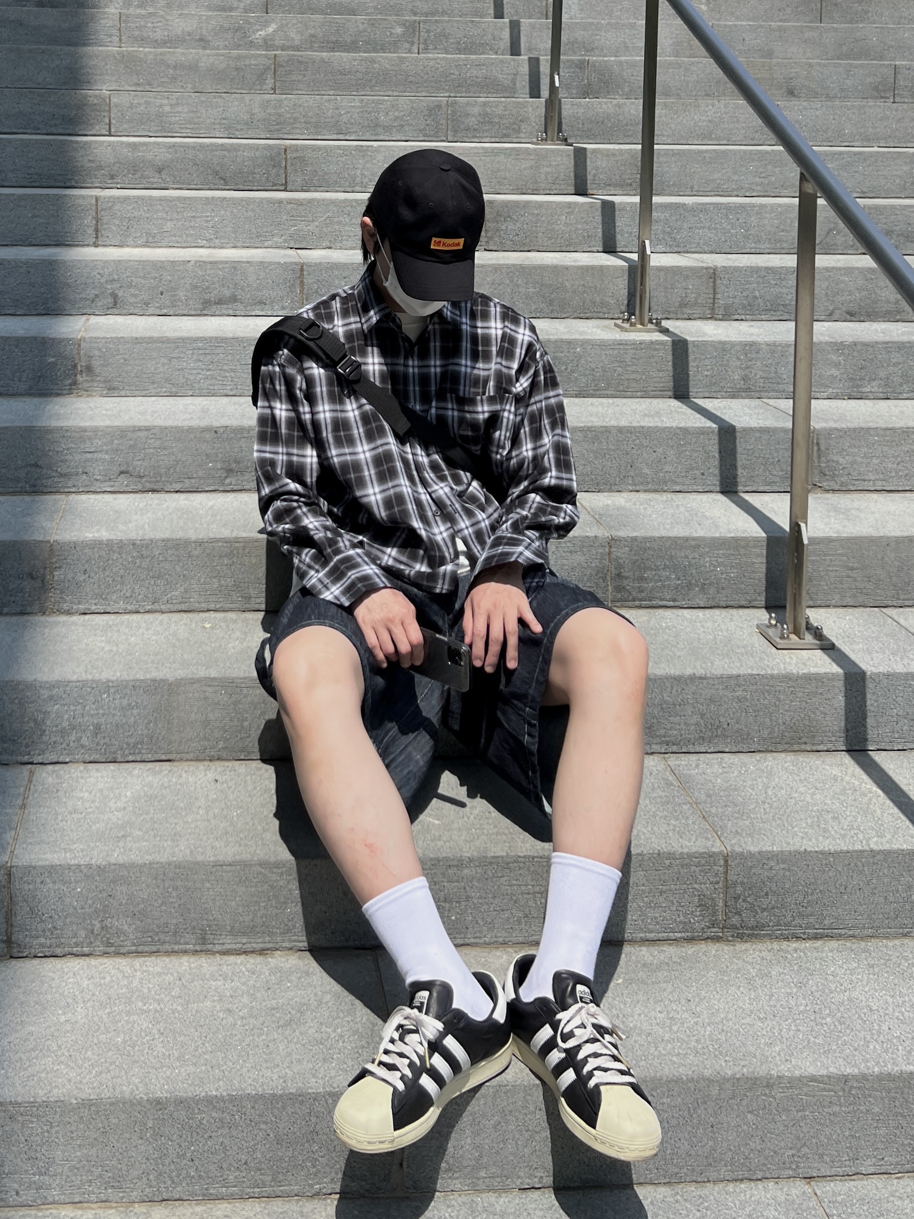Adidas Superstar Premium Black White 착용 스타일