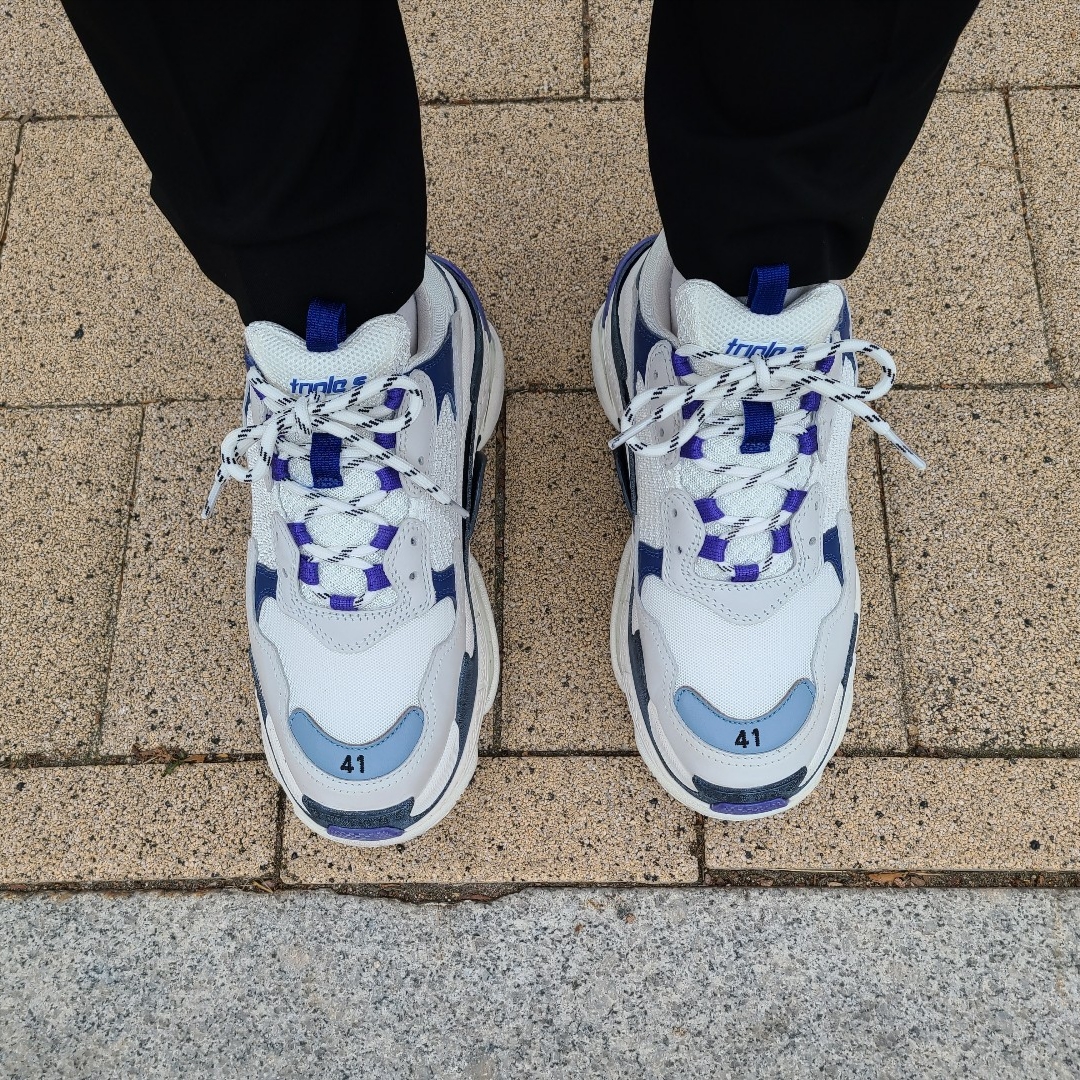 (W) Balenciaga Triple S Trainer White Navy Purple 착용 스타일