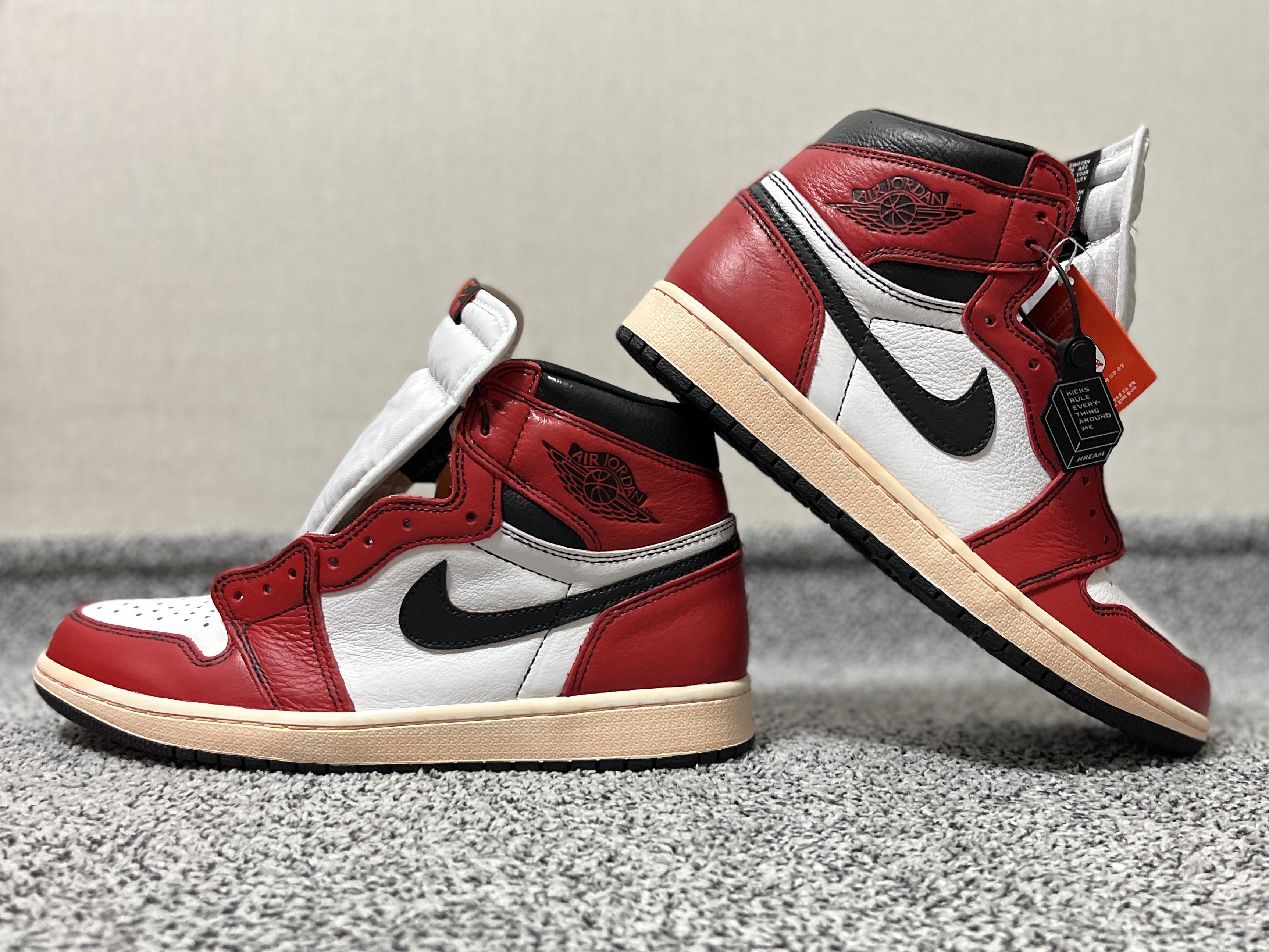 Jordan 1 Retro High OG Light Fusion Red 착용 스타일 - 2