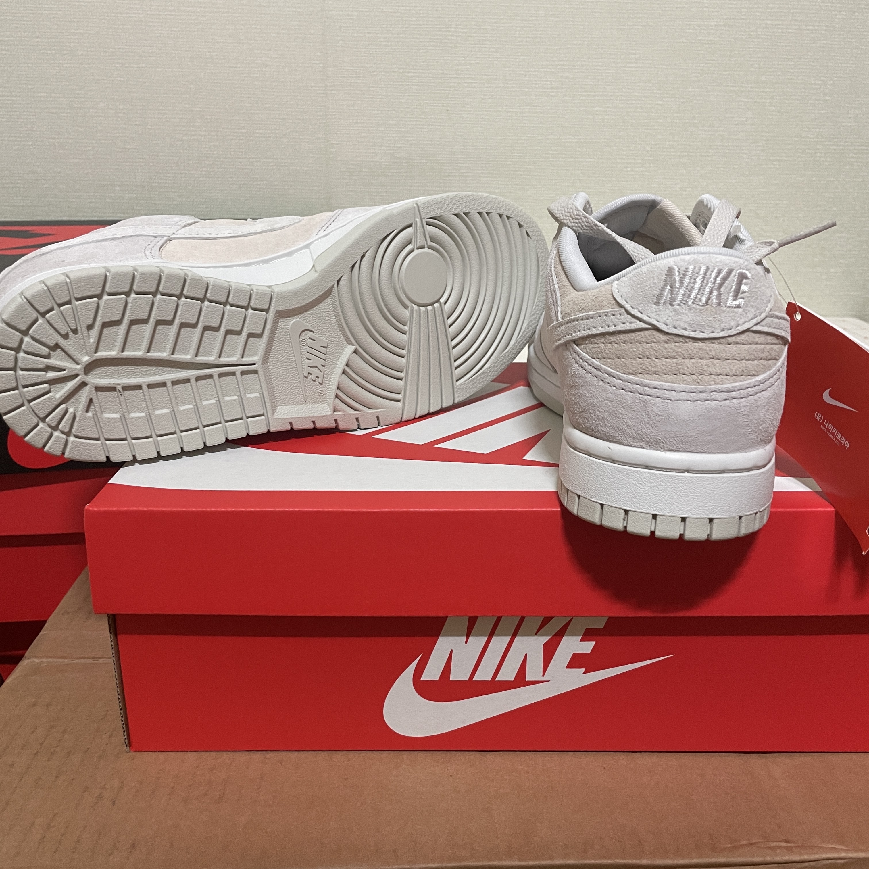 Nike Dunk Low Retro PRM Vast Grey 착용 스타일 - 4