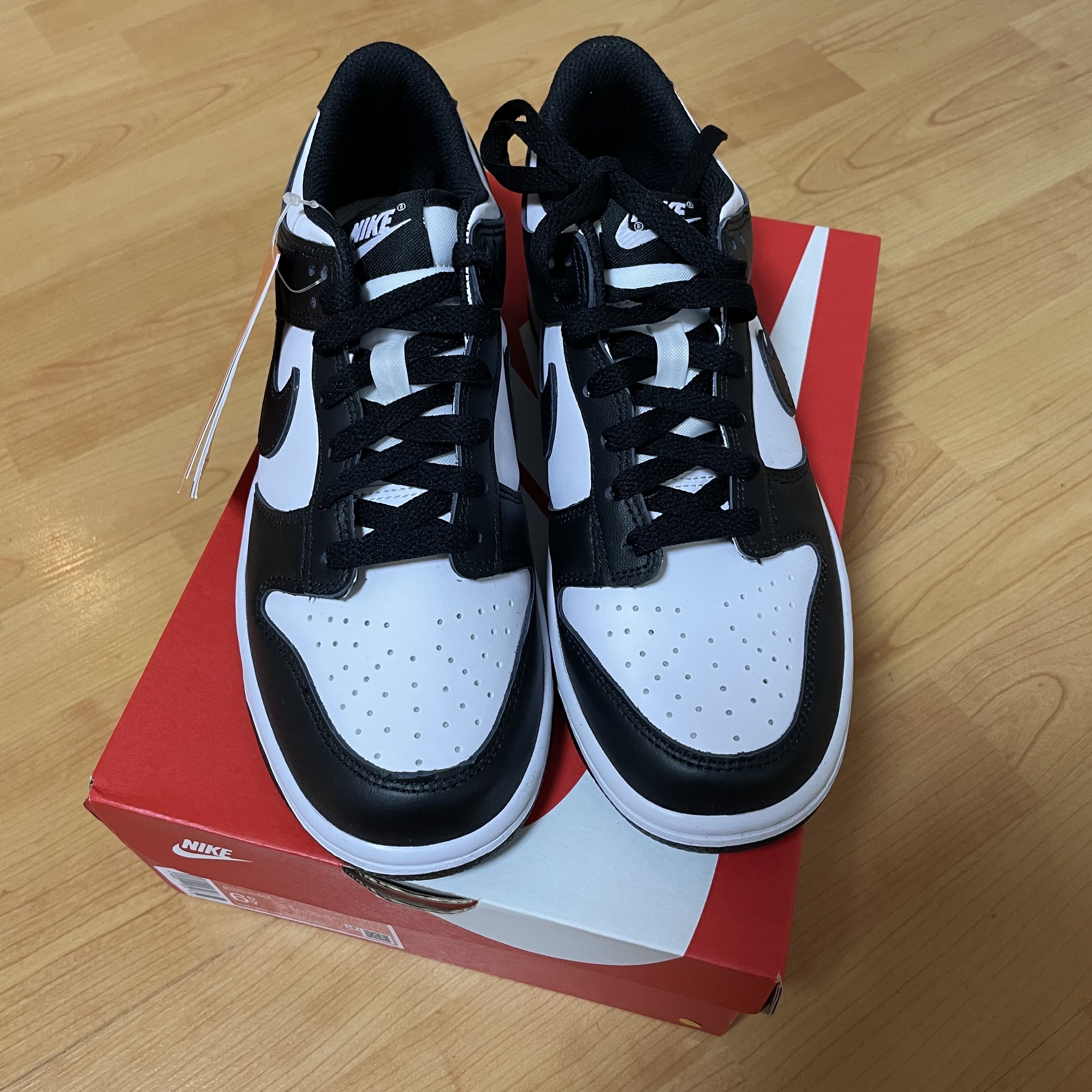 (GS) Nike Dunk Low Black 착용 스타일 - 1