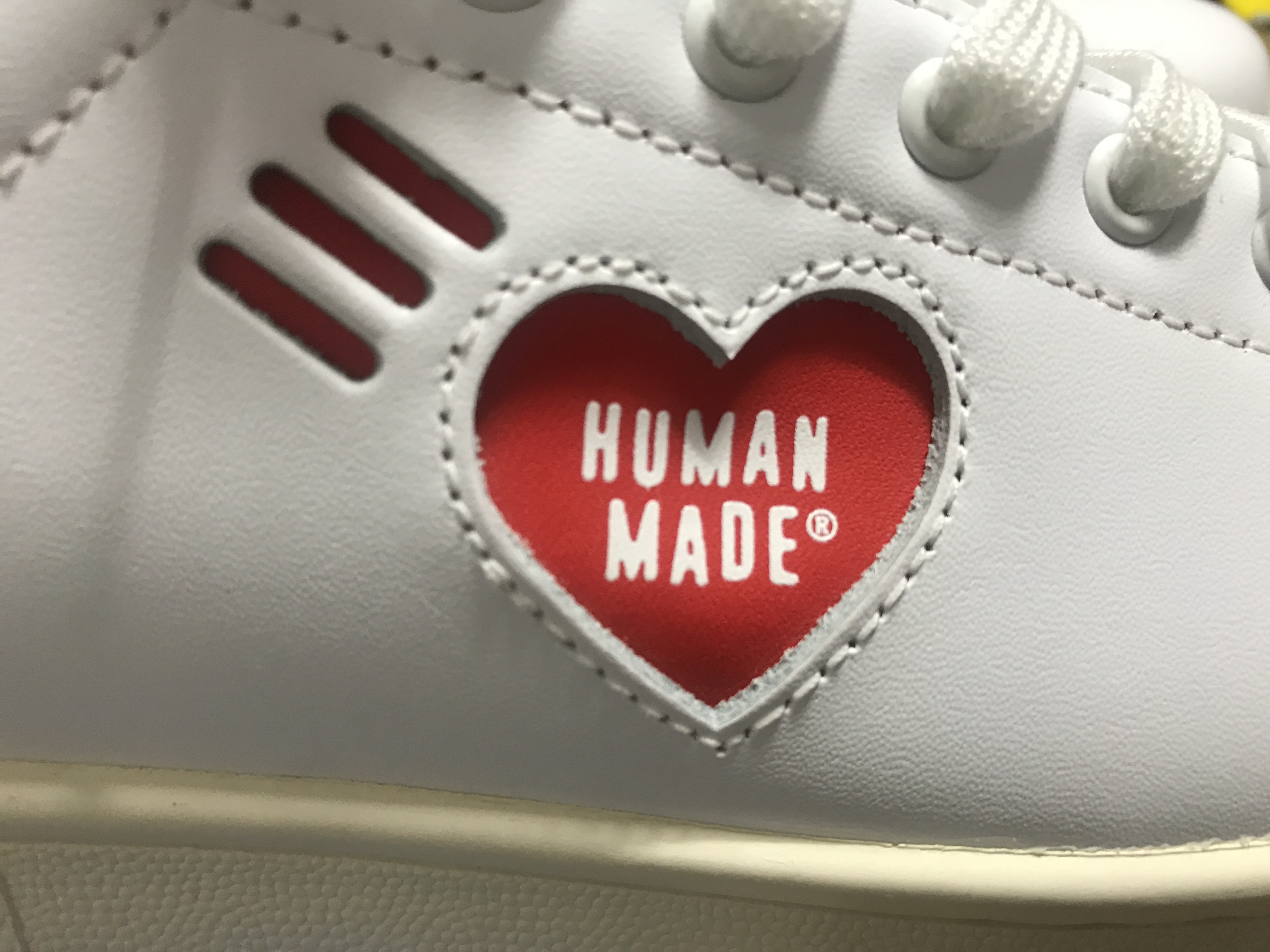 Adidas x Human Made Stan Smith White Grey 착용 스타일 - 1