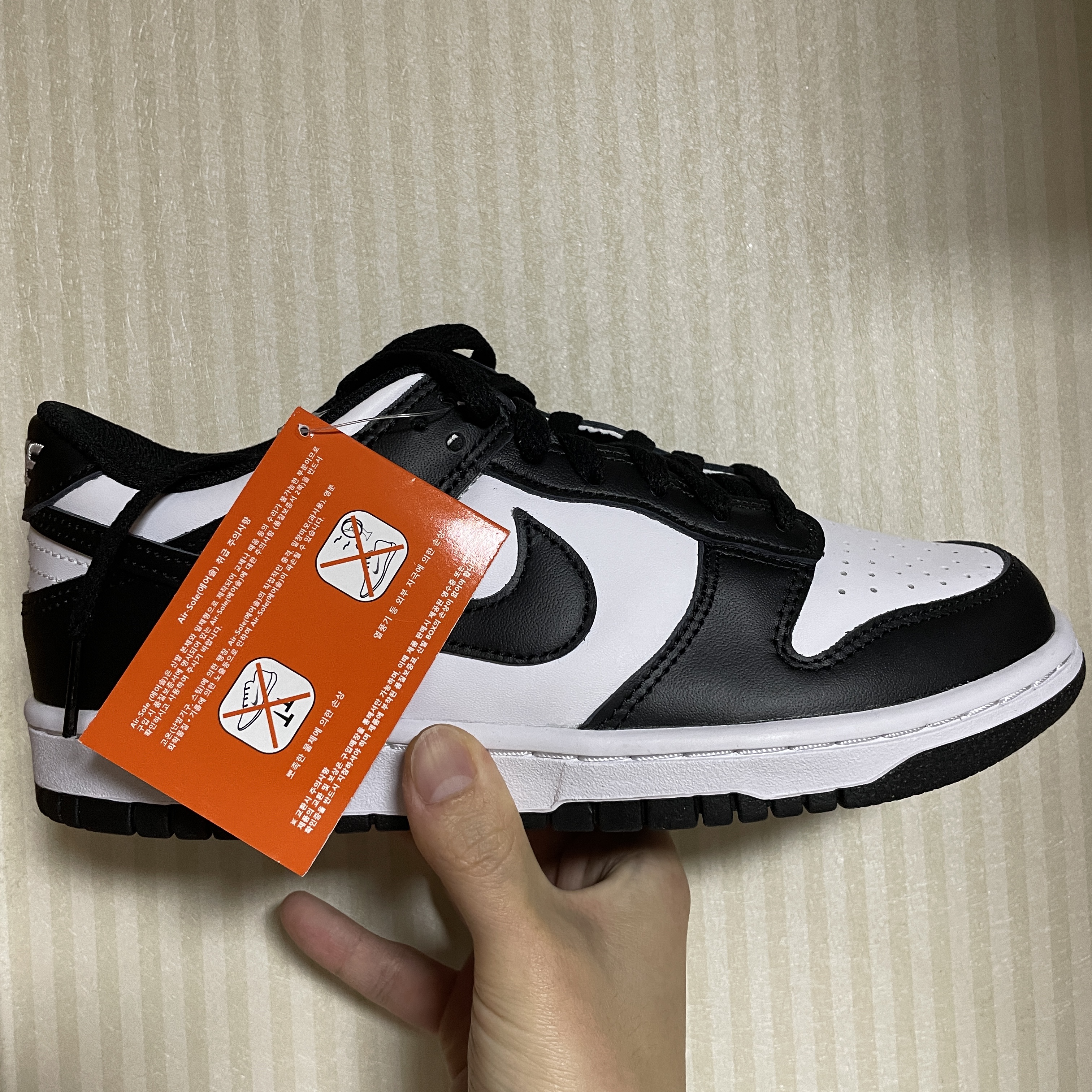 (GS) Nike Dunk Low Black 착용 스타일