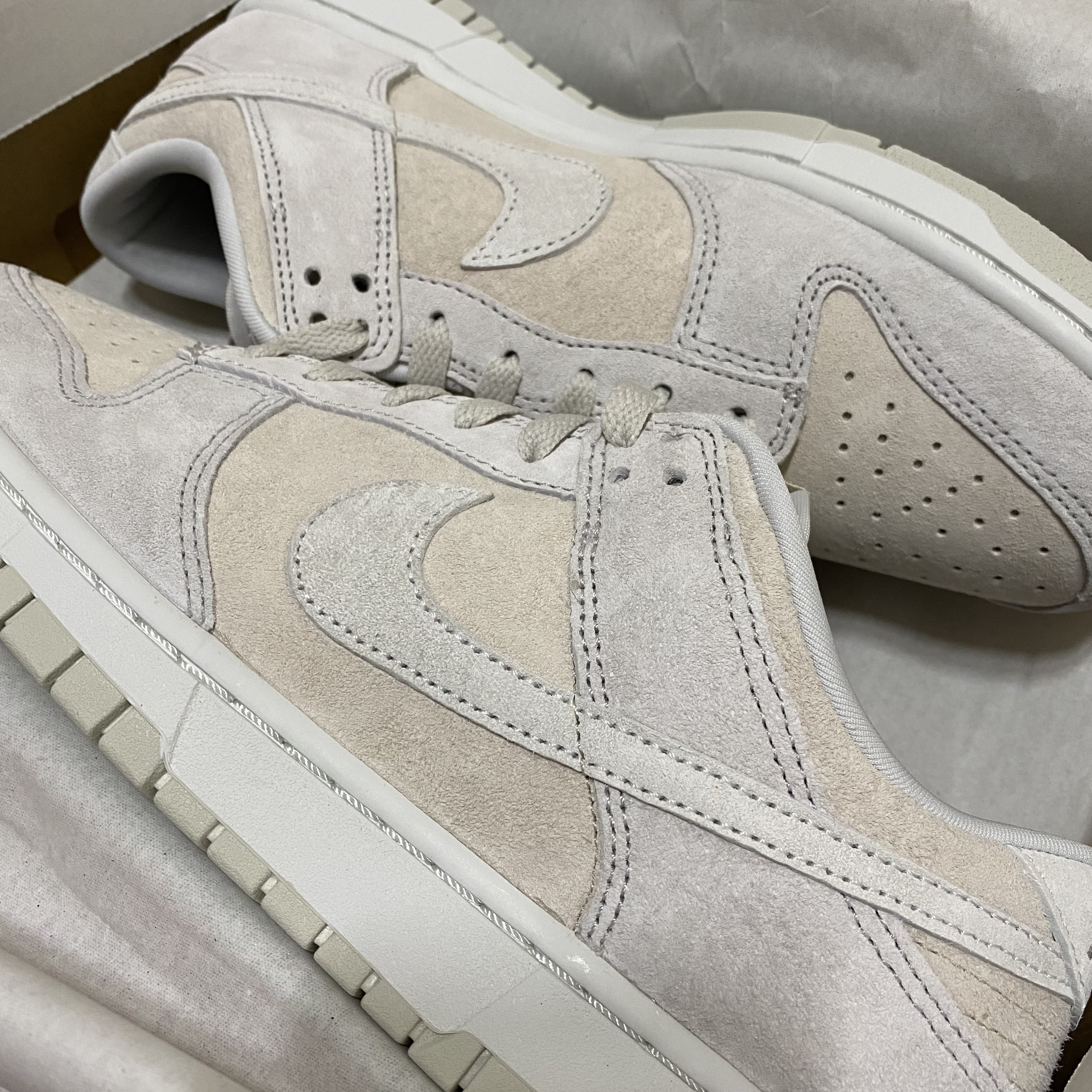 Nike Dunk Low Retro PRM Vast Grey 착용 스타일