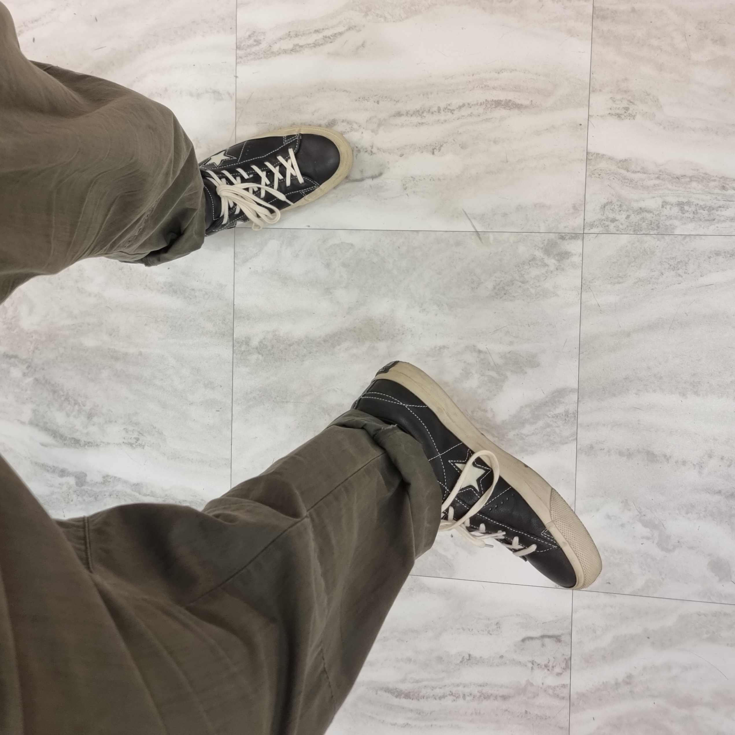 Converse x John Varvatos One Star Ox Black Dove 착용 스타일 - 2