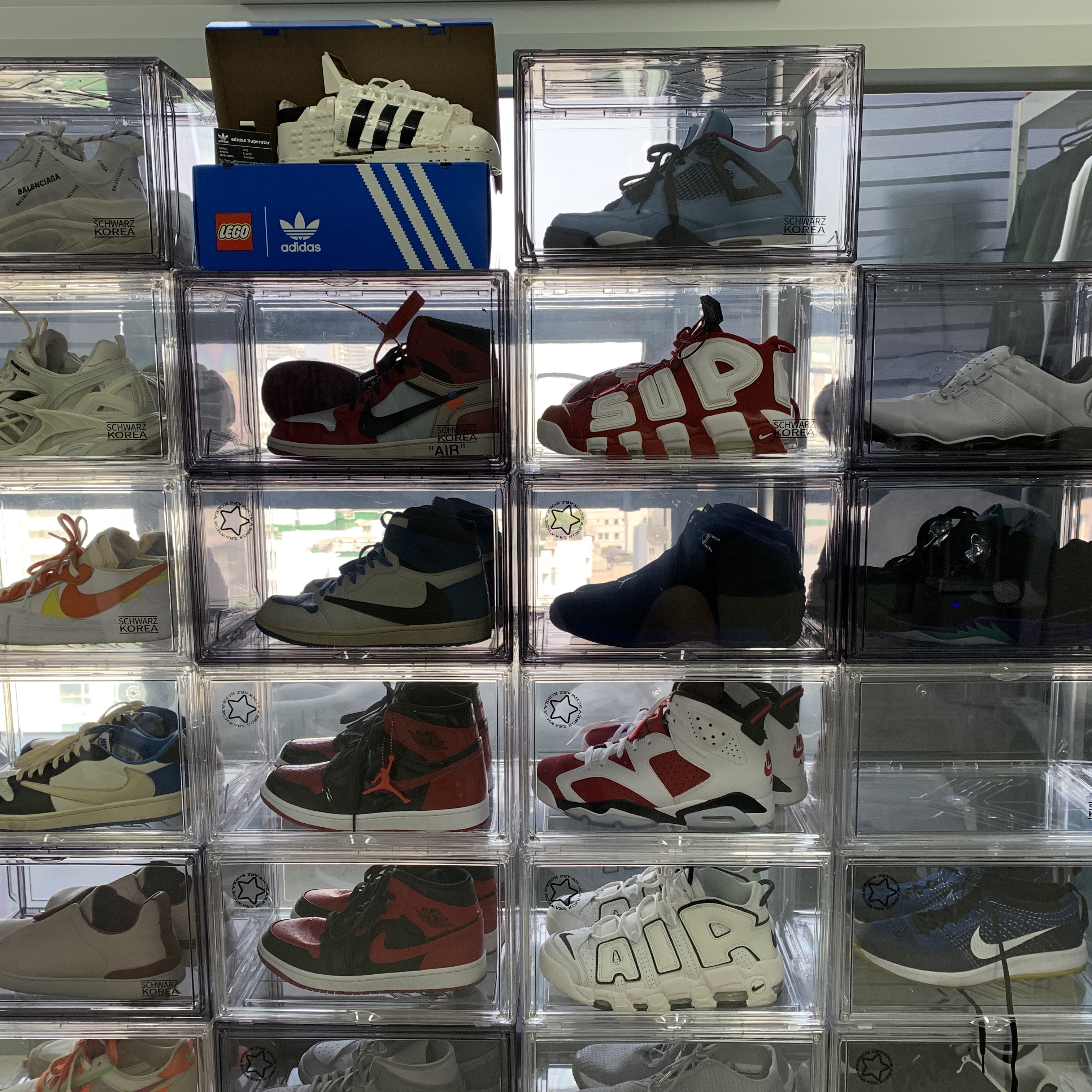 Jordan 1 x Travis Scott x Fragment Retro Low OG SP Military Blue, Jordan 4 x Travis Scott Retro Cactus Jack 착용 스타일 - 1