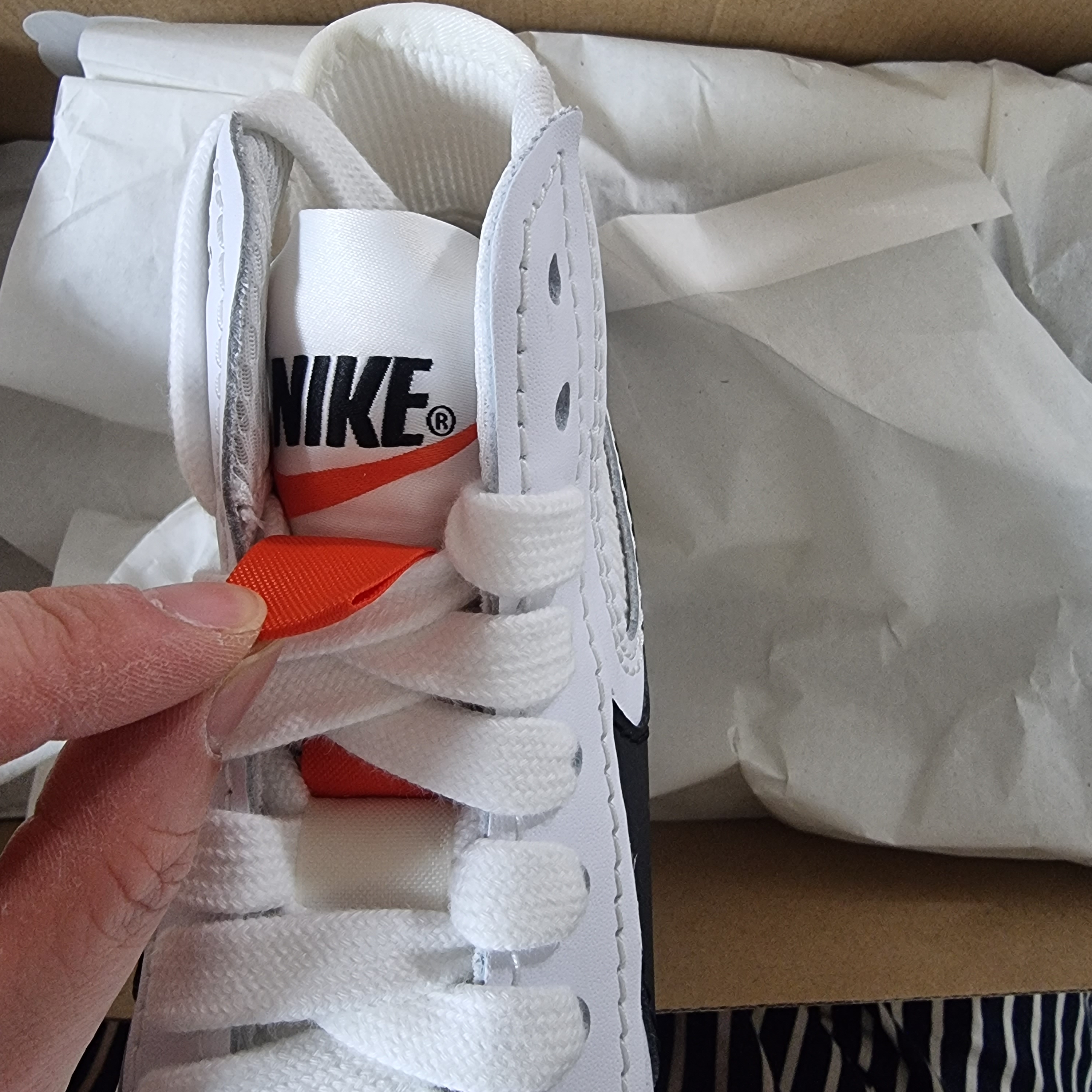 Nike Blazer Mid '77 Jumbo White Habanero Red 착용 스타일 - 4