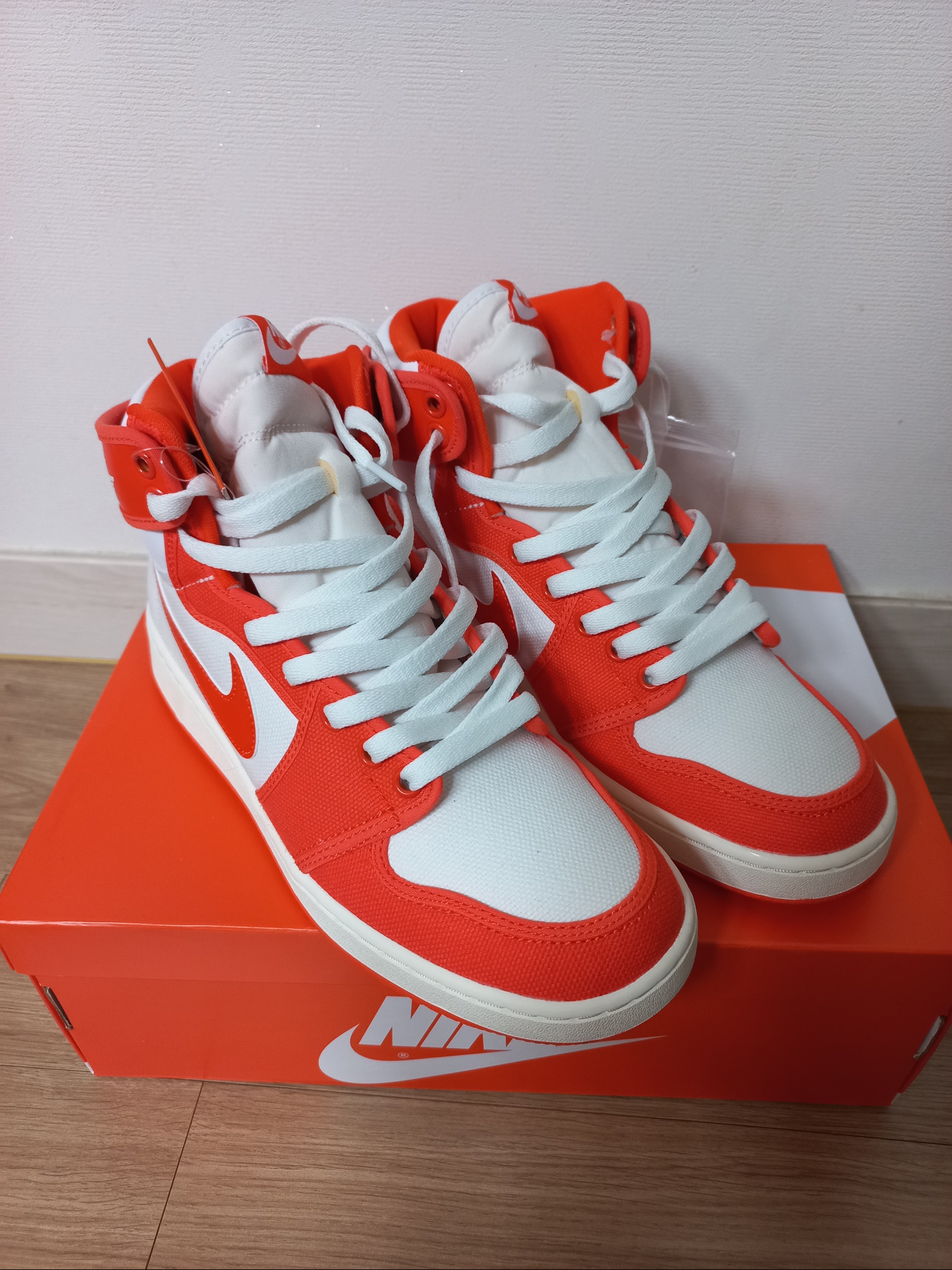 Jordan 1 KO Rush Orange 착용 스타일 - 3