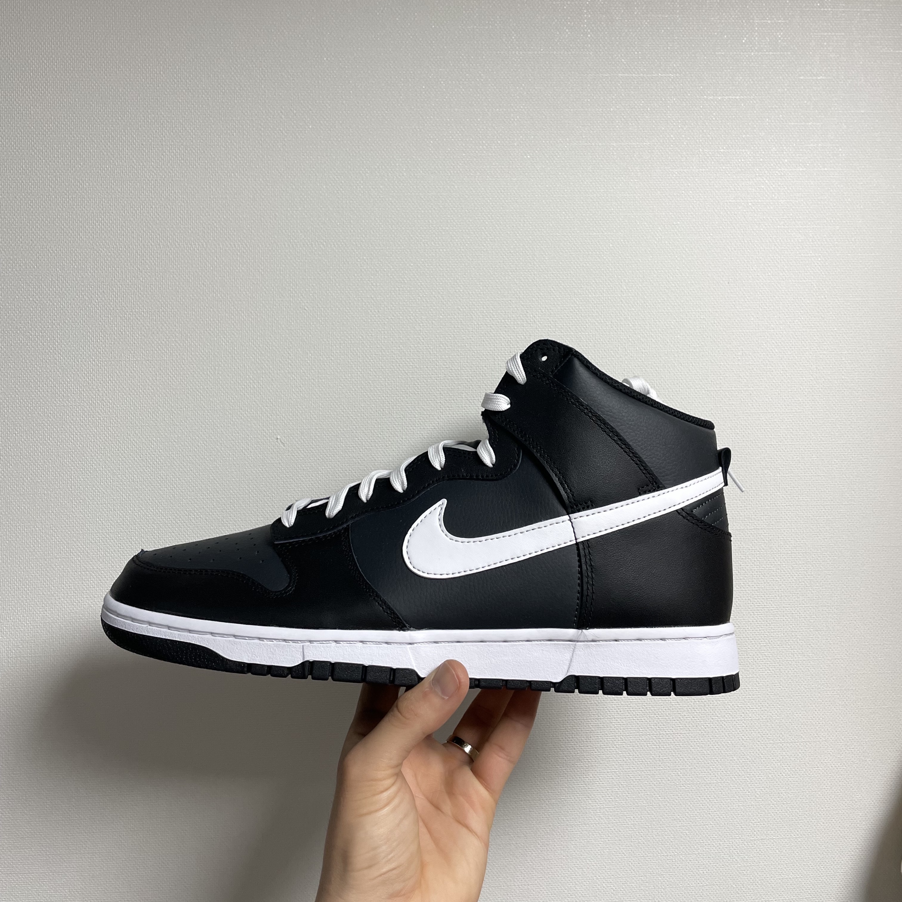 Nike Dunk High Retro Anthracite White Black 착용 스타일