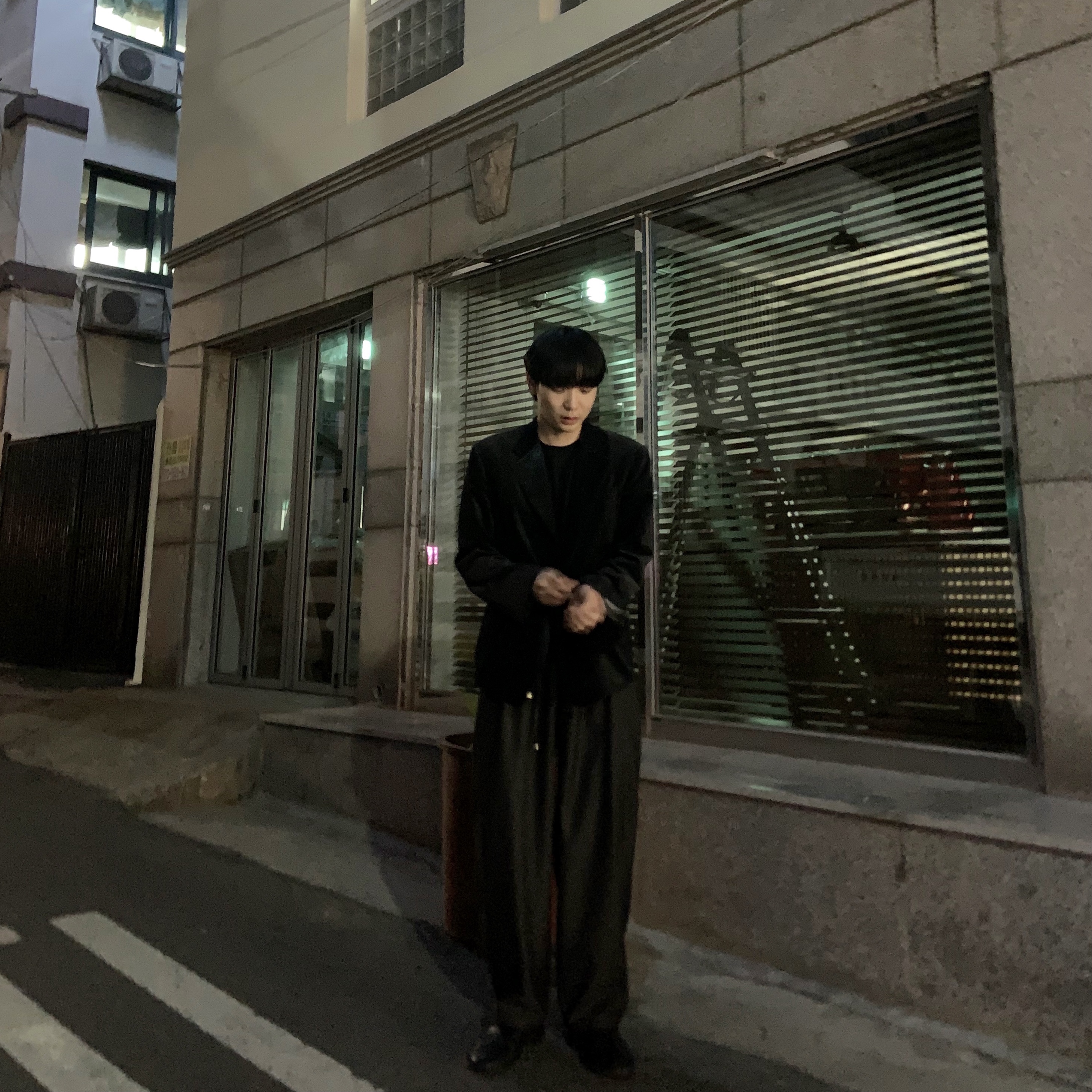 Lemaire Piped Slippers Black 착용 스타일