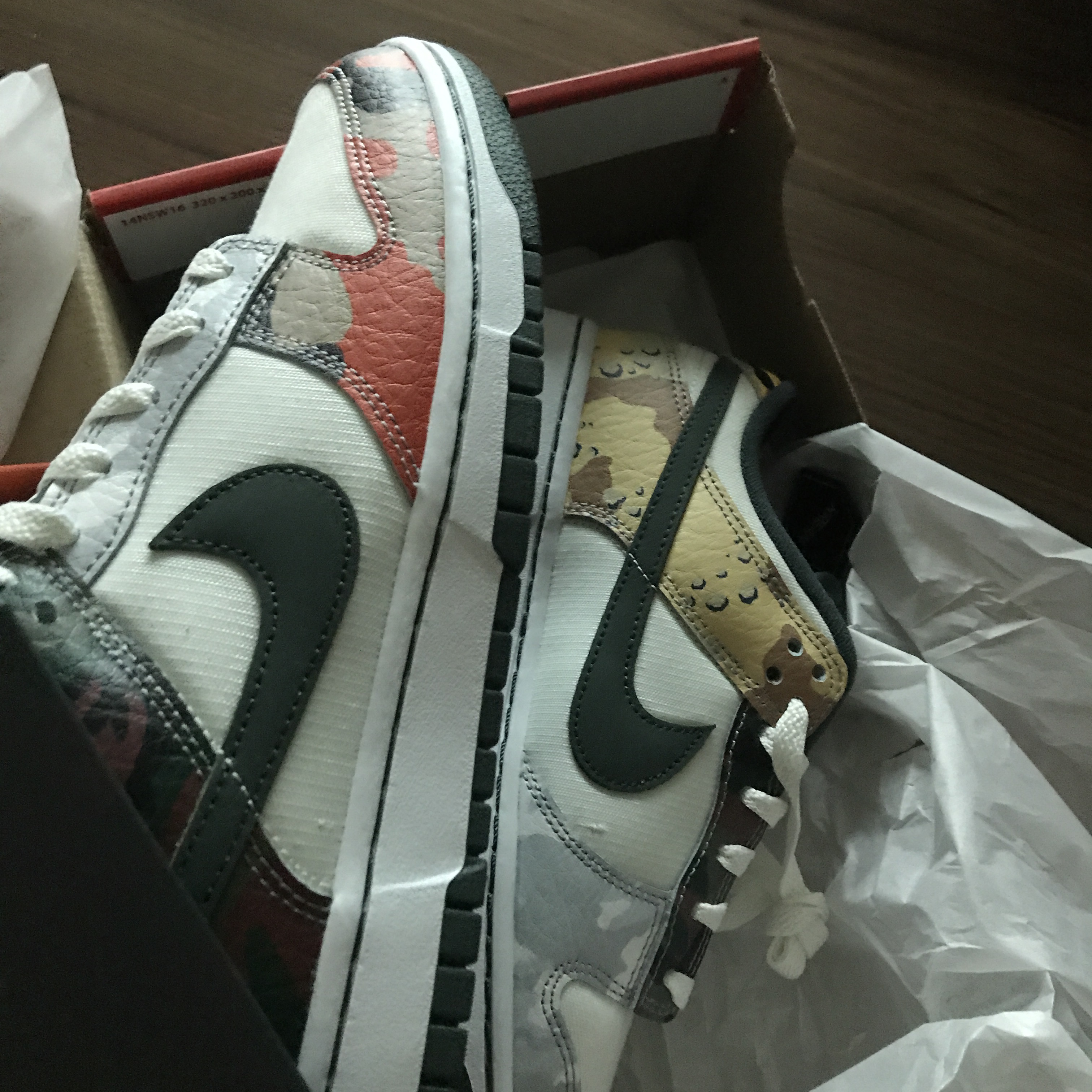 Nike Dunk Low SE Sail Multi Camo 착용 스타일