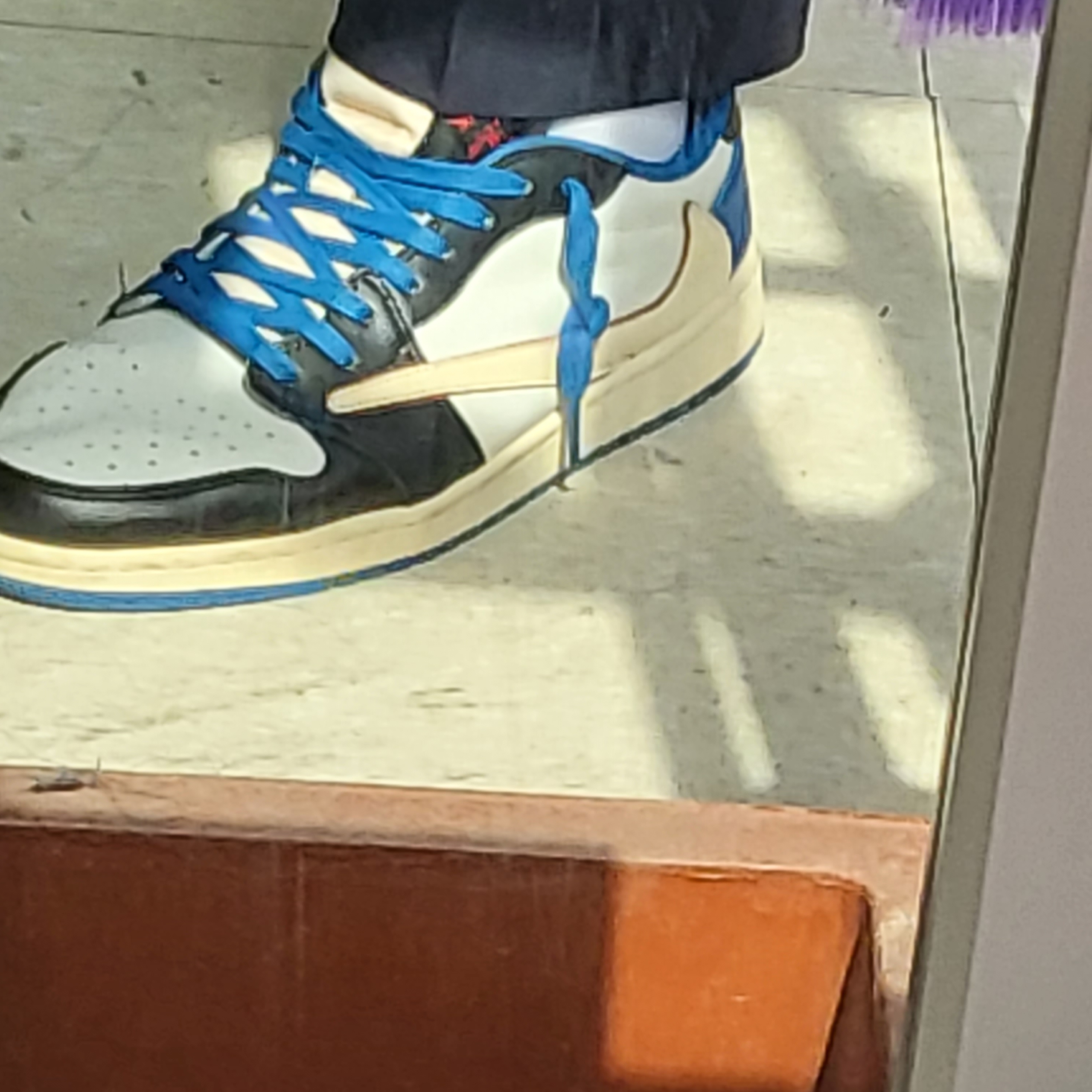 Jordan 1 x Travis Scott x Fragment Retro Low OG SP Military Blue 착용 스타일