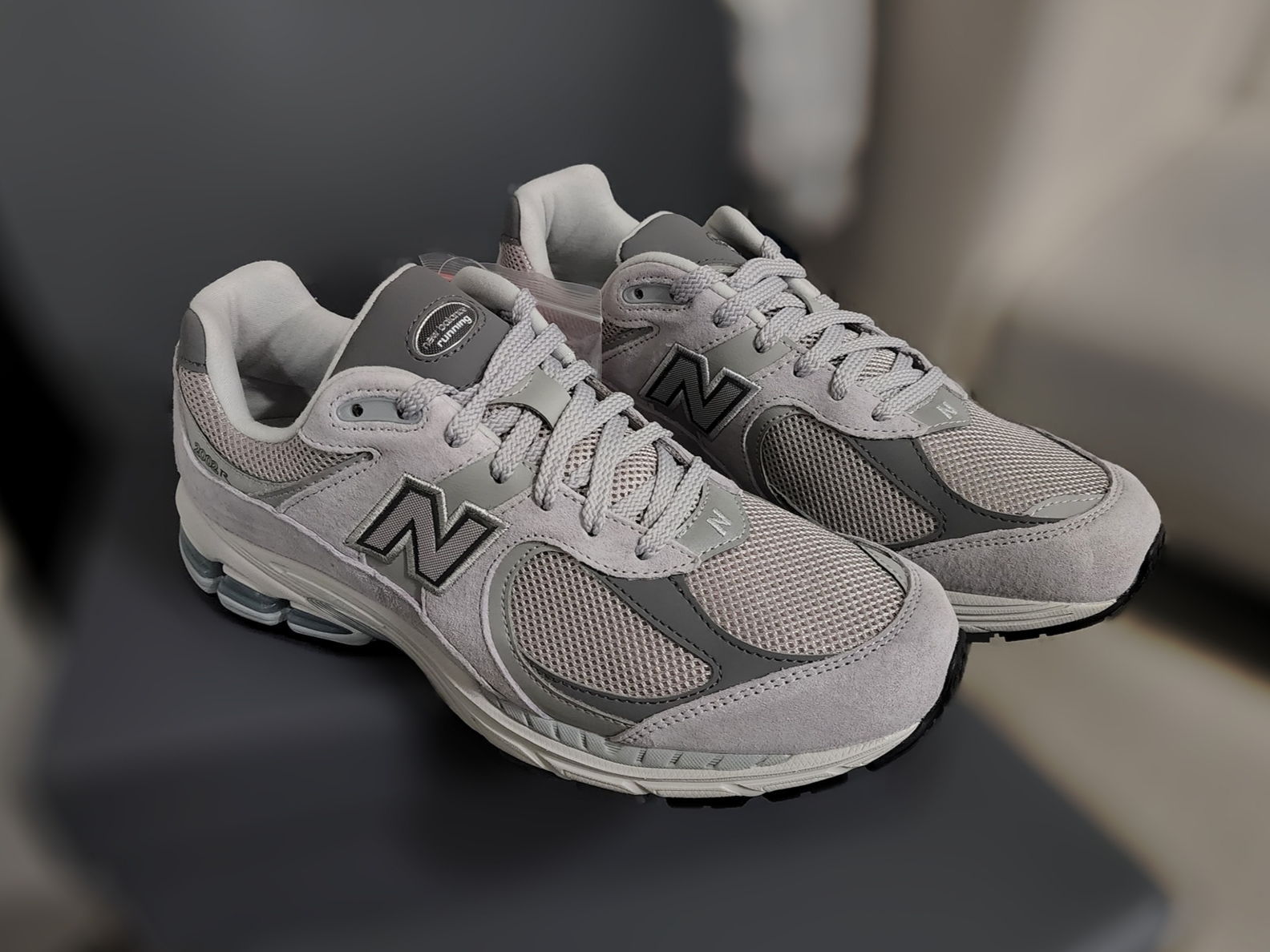 New Balance 2002R T2 Gray 착용 스타일