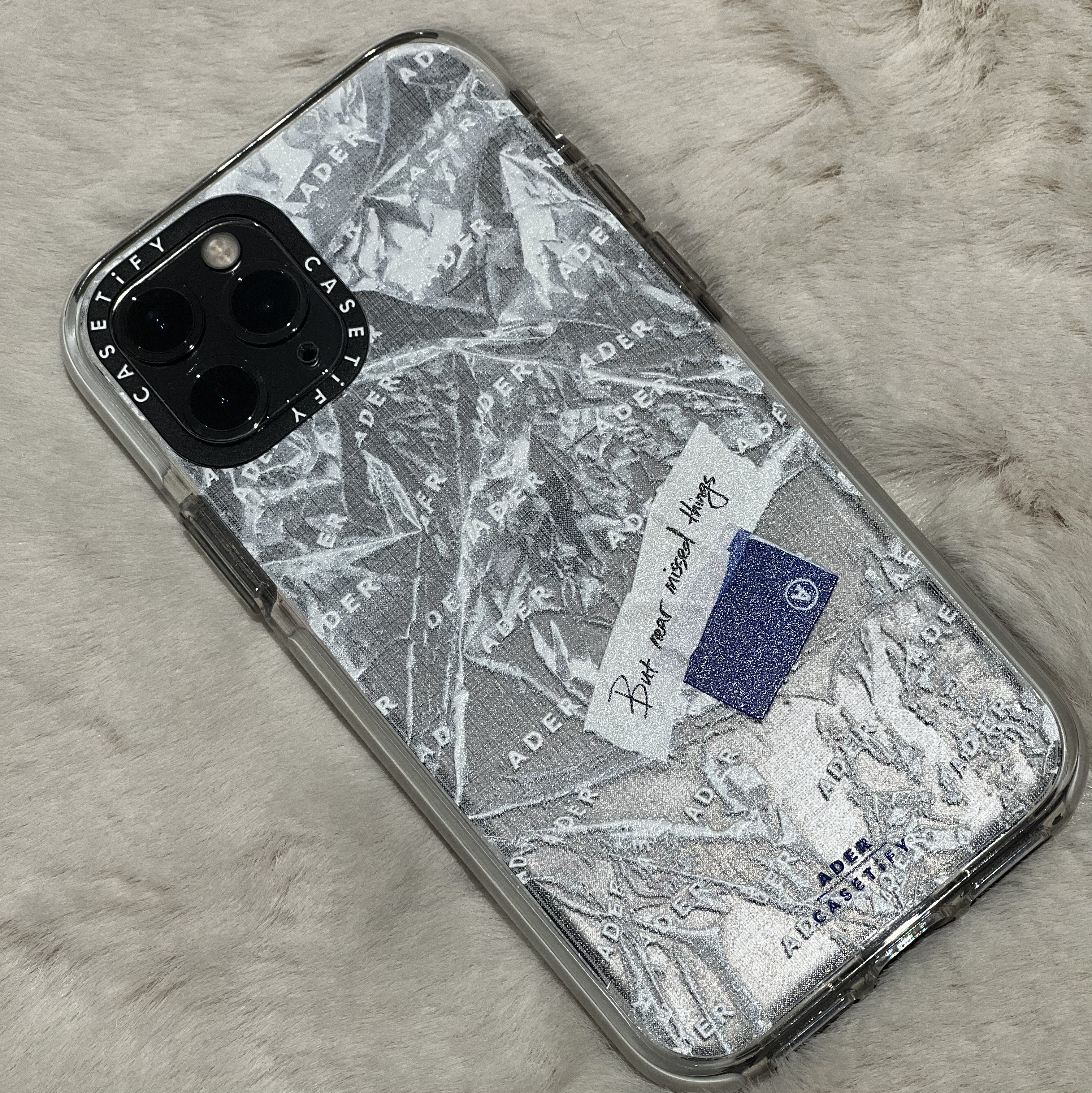 Casetify x Ader Error Plastic Impact iPhone Case 착용 스타일