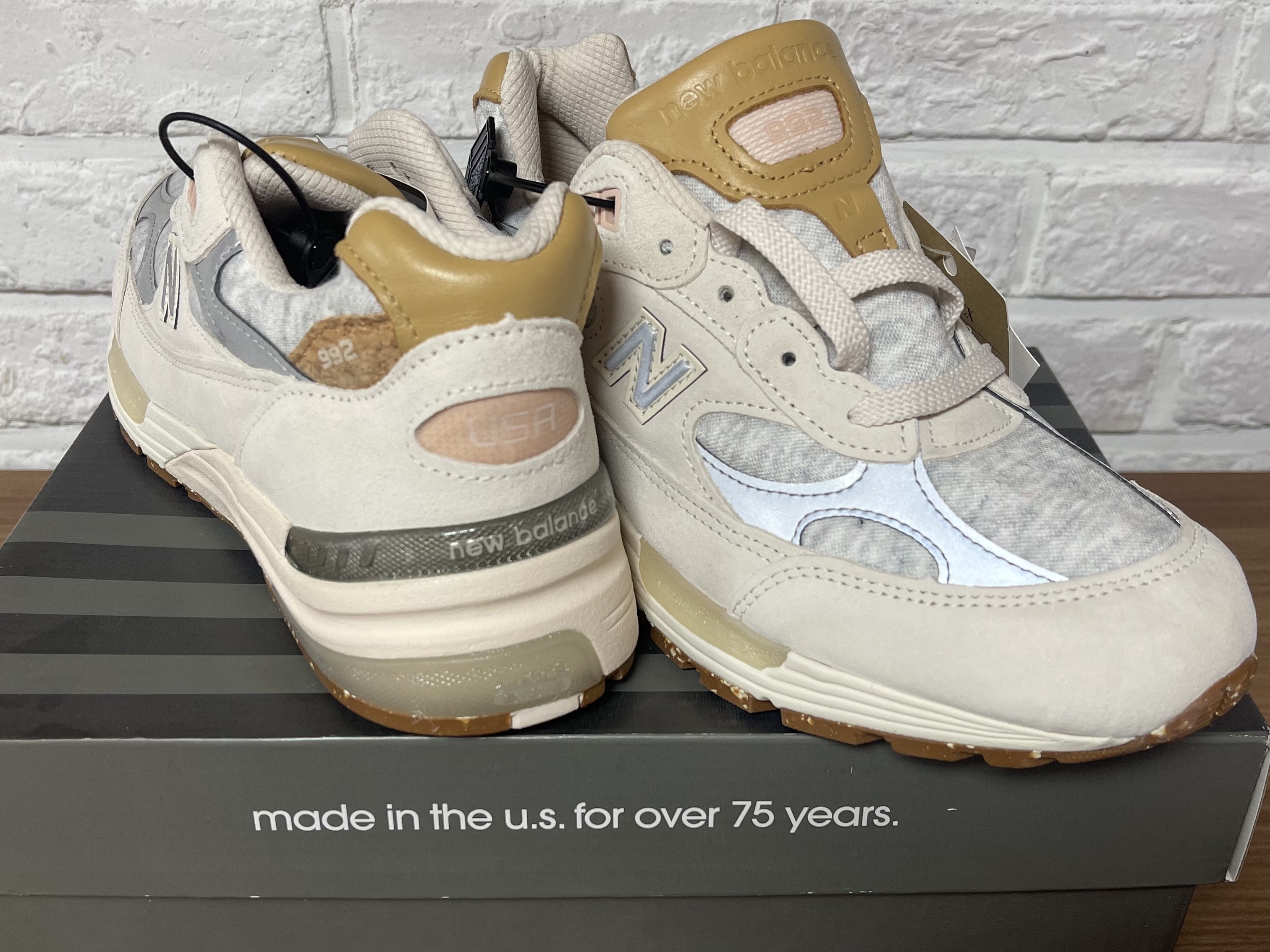 (W) New Balance 992 Made in USA Raw Silk 착용 스타일 - 2