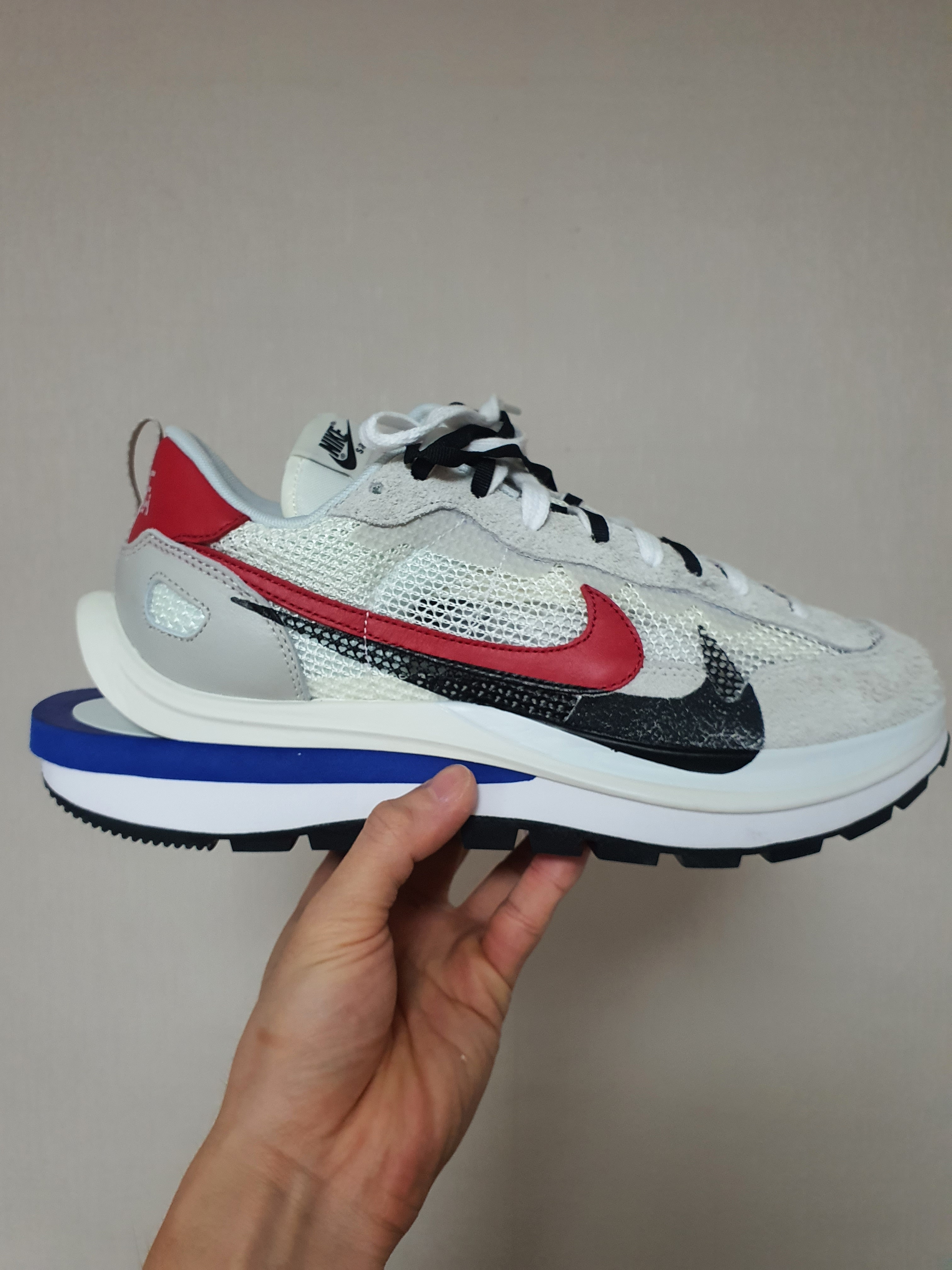 Nike x Sacai VaporWaffle Royal Fuchsia 착용 스타일 - 1