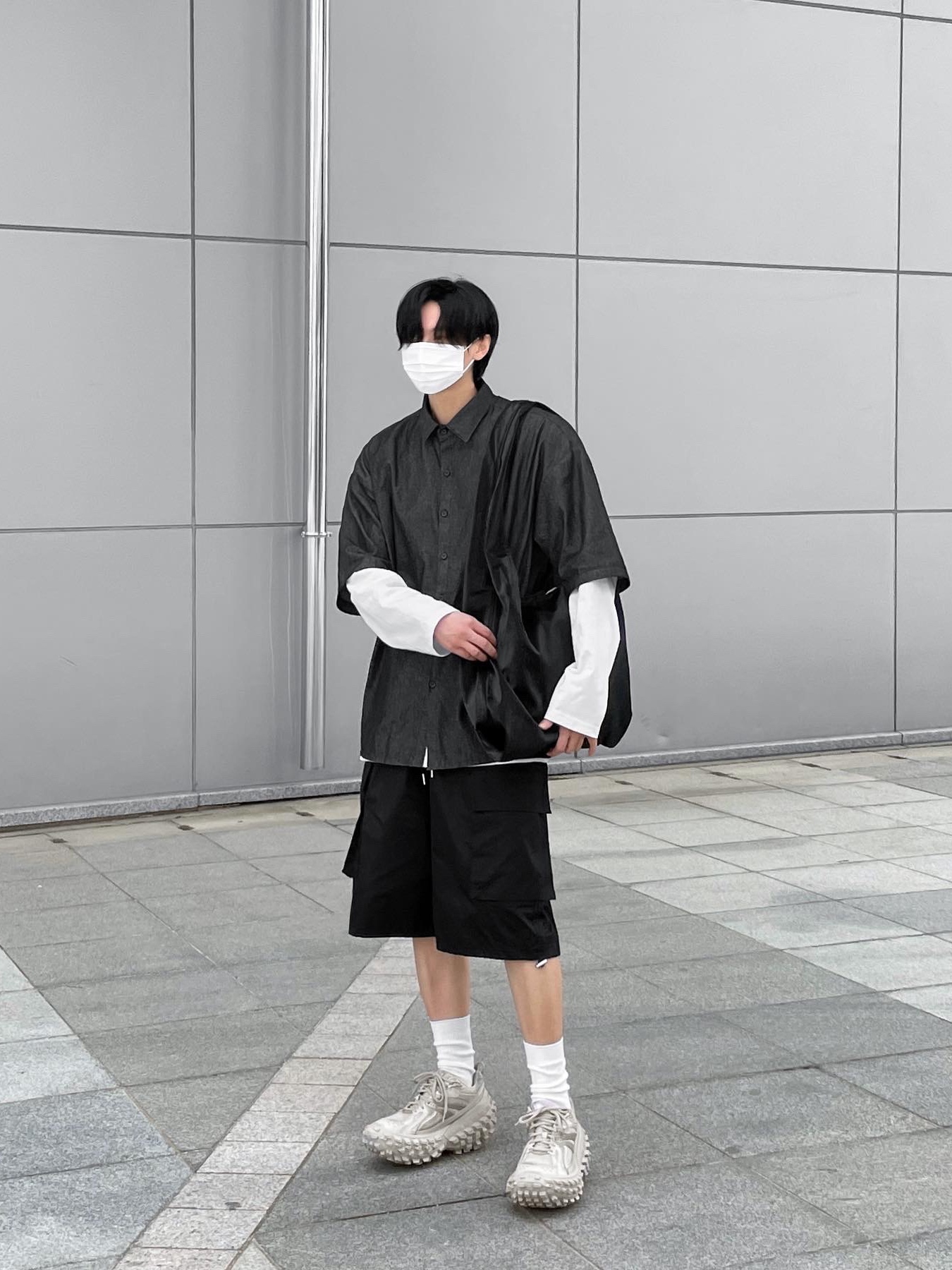 Balenciaga Defender Sneakers Beige 착용 스타일 - 4
