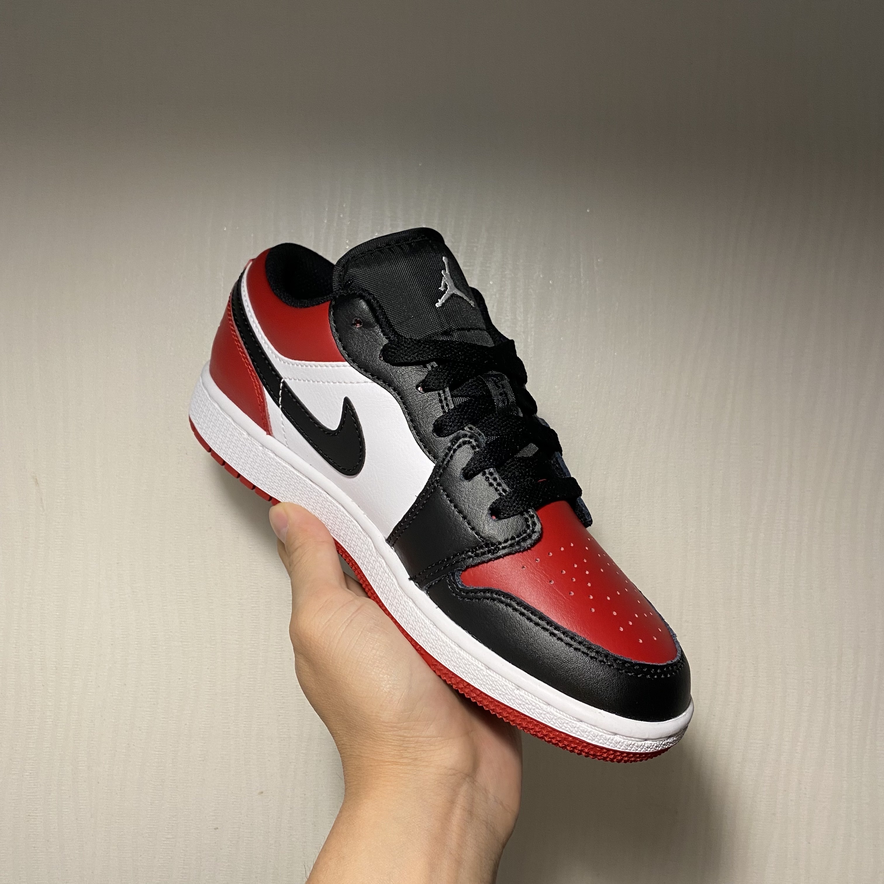 (GS) Jordan 1 Low Bred Toe 착용 스타일 - 5