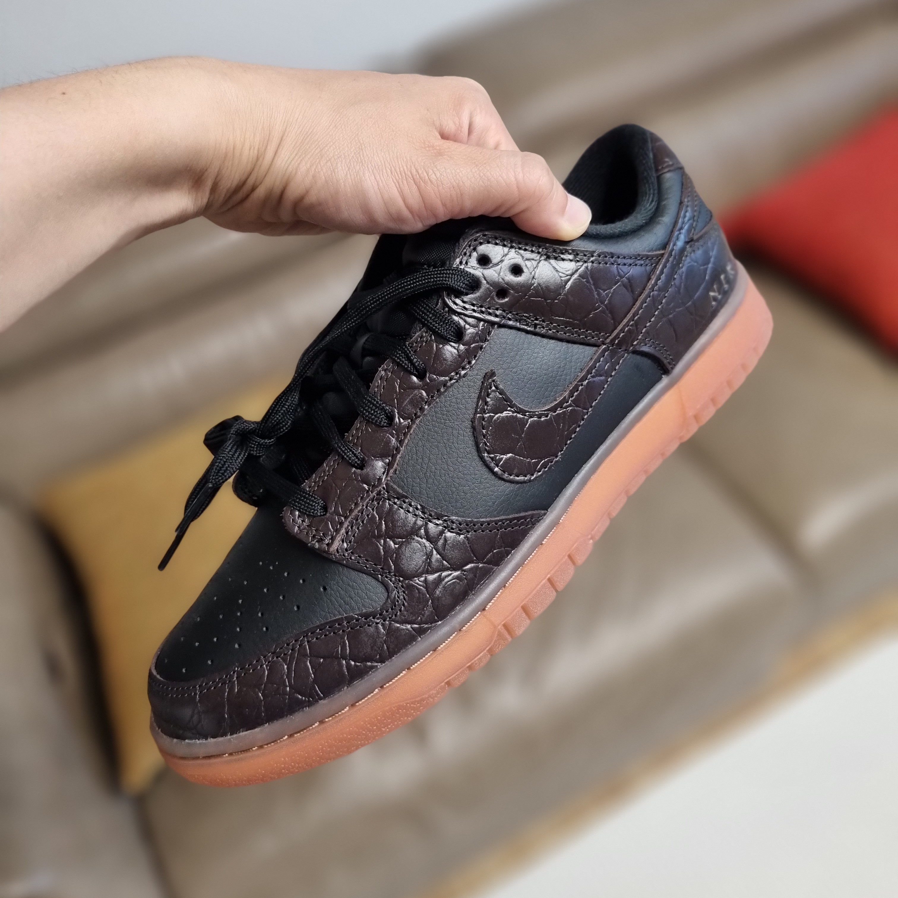 Nike Dunk Low SE Velvet Brown and Black 착용 스타일