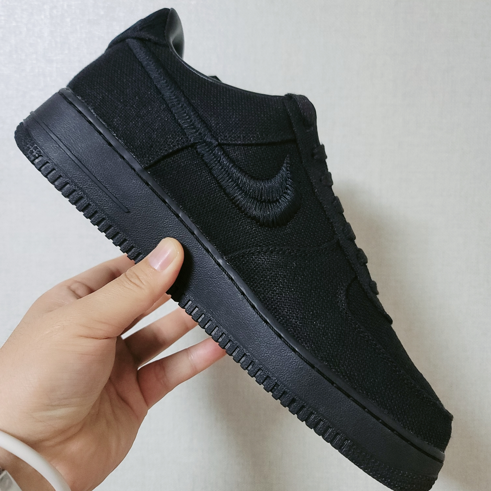 Nike x Stussy Air Force 1 Low Triple Black 착용 스타일