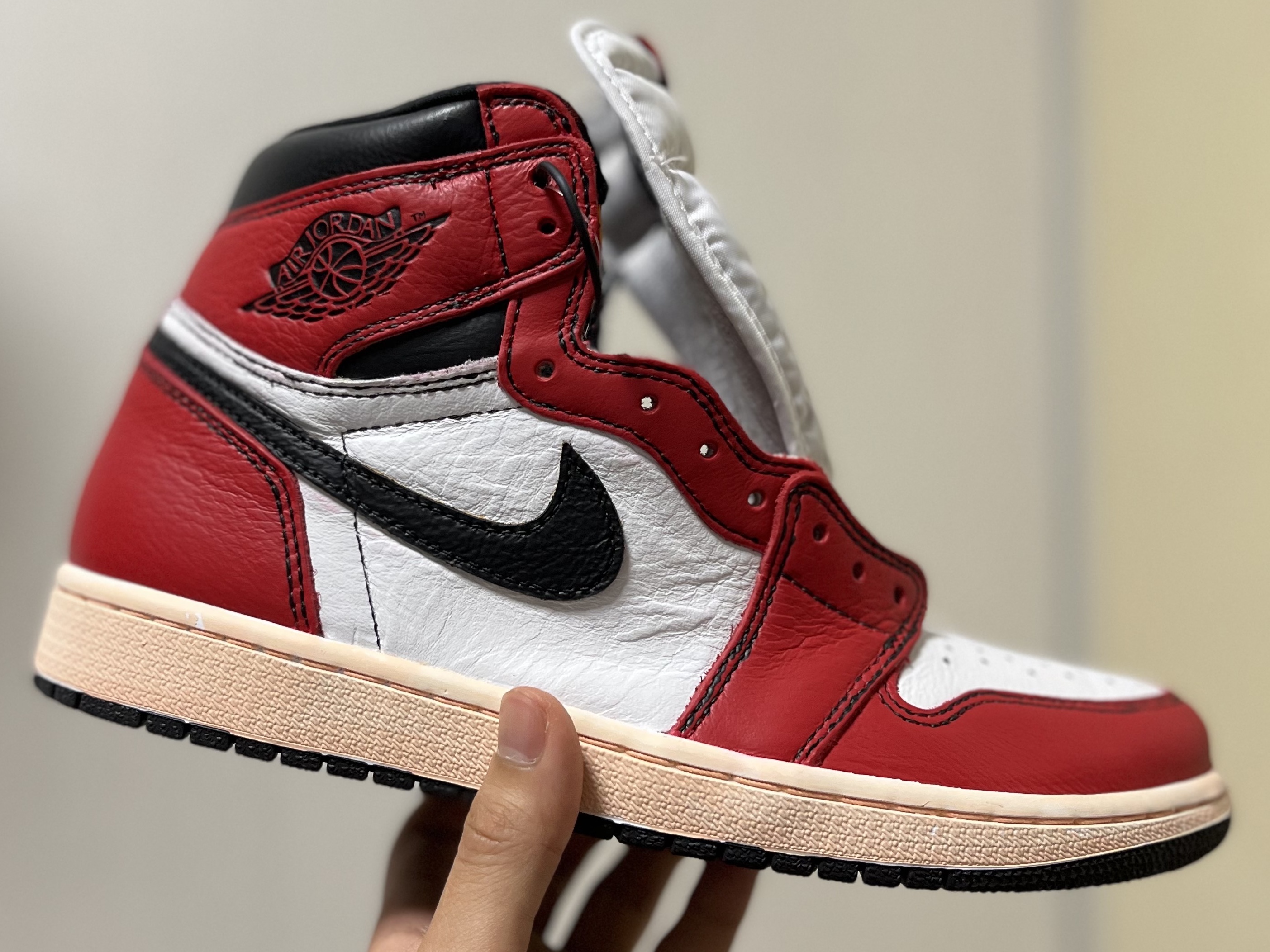 Jordan 1 Retro High OG Light Fusion Red 착용 스타일 - 1