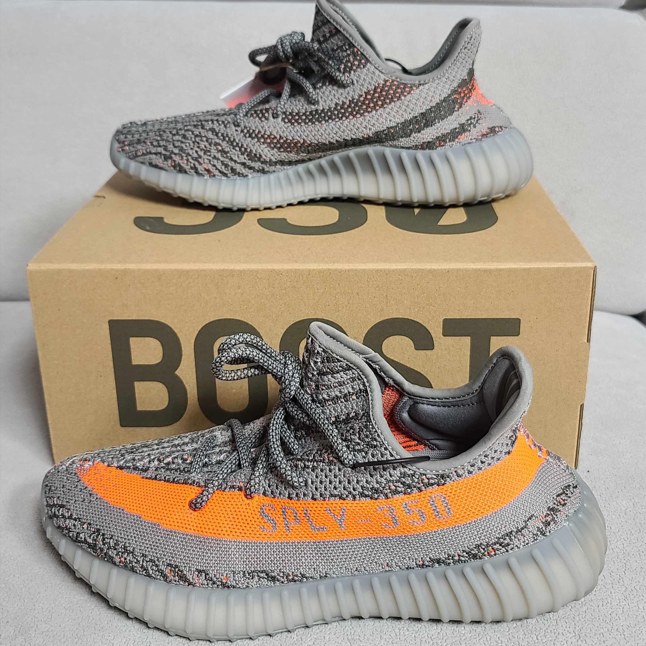 Adidas Yeezy Boost 350 V2 Beluga - Reflective 착용 스타일 - 2