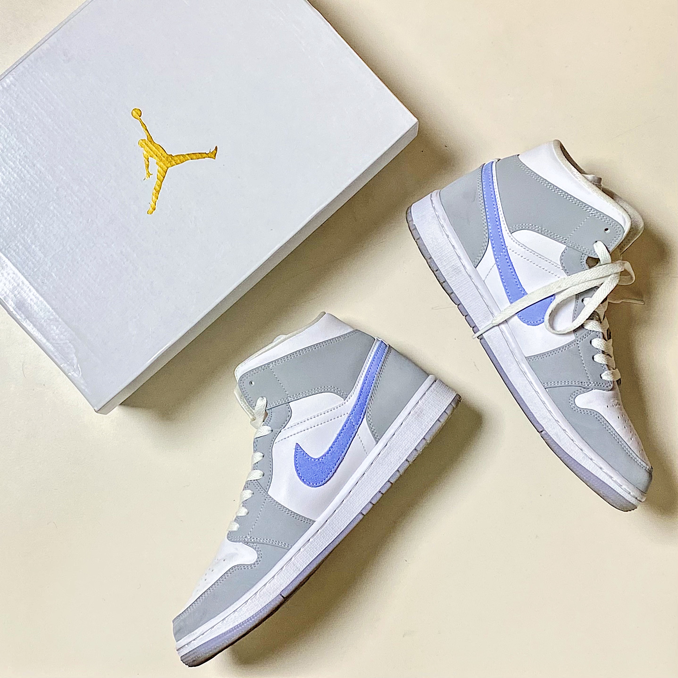 (W) Jordan 1 Mid Wolf Grey 착용 스타일 - 1