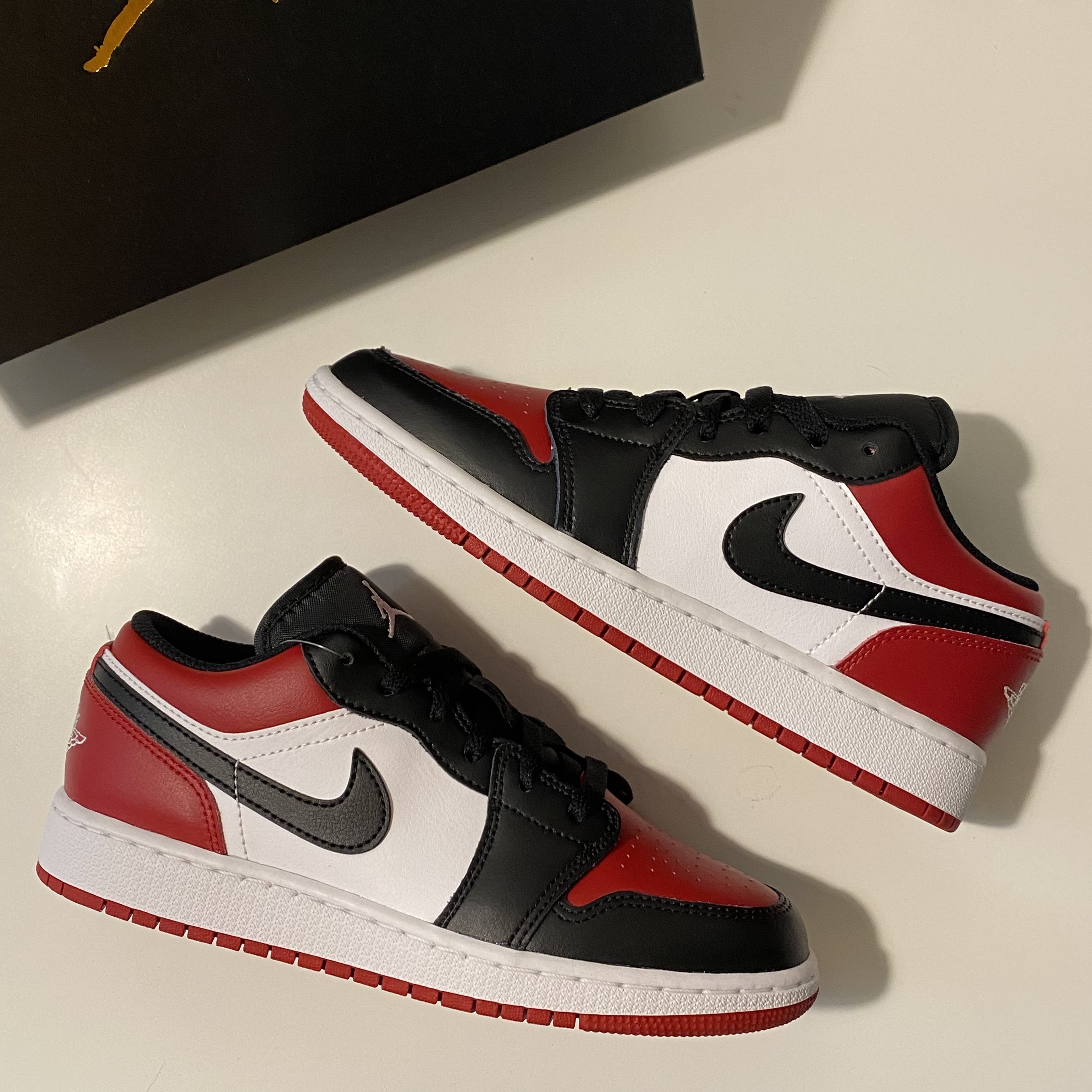 (GS) Jordan 1 Low Bred Toe 착용 스타일 - 4
