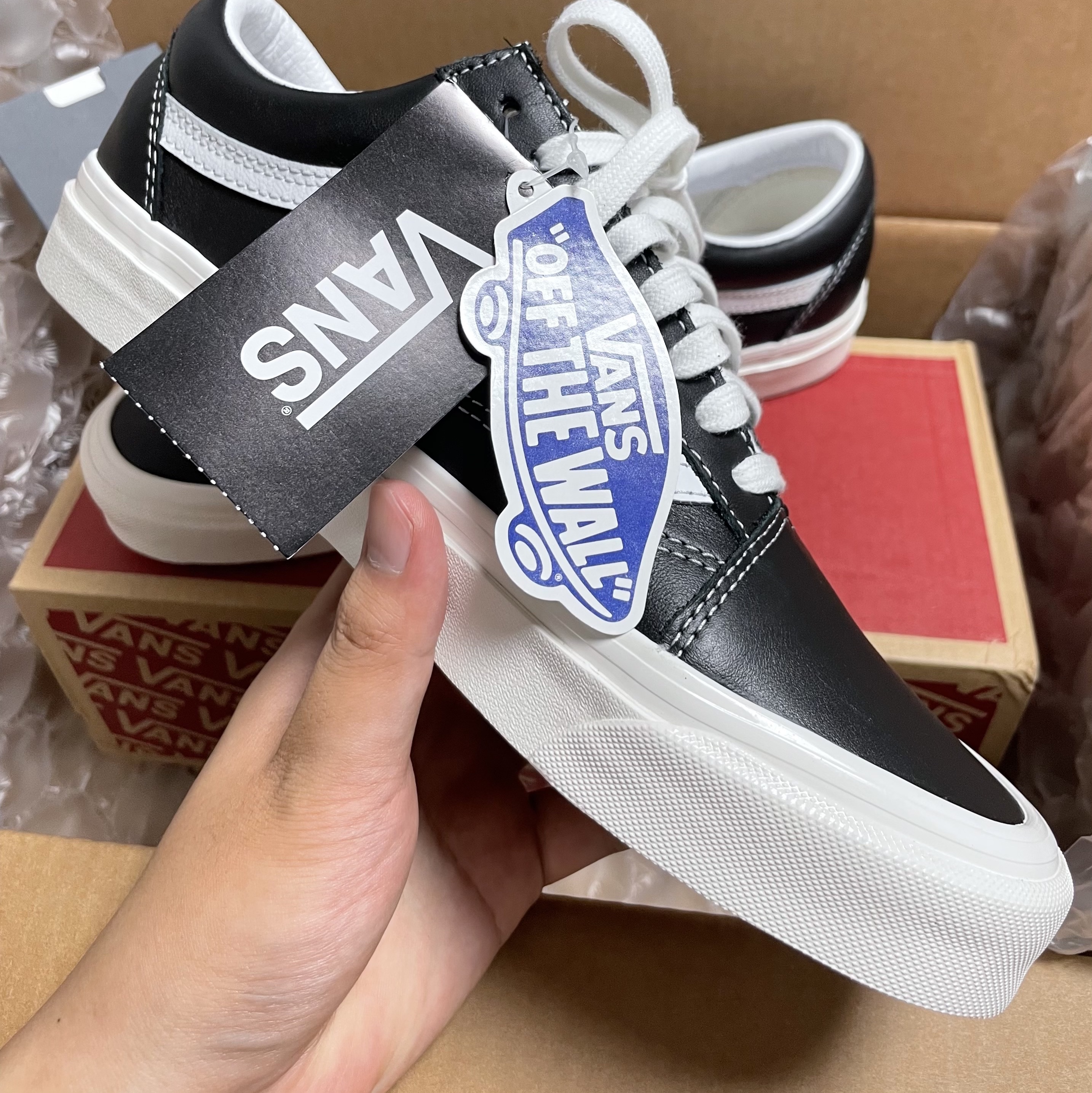 Vans Old Skool 36 DX Anaheim Factory Black Leather 착용 스타일 - 2