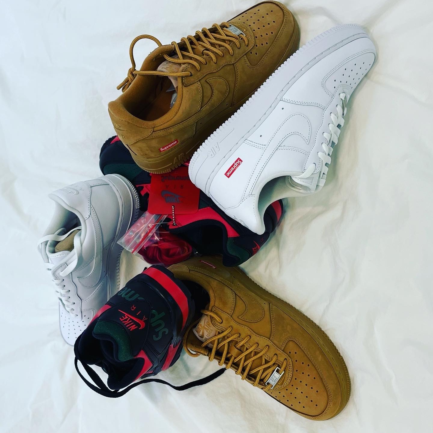 Nike x Supreme Air Force 1 Low Flax, Nike x Supreme Air Force 1 Low White 착용 스타일