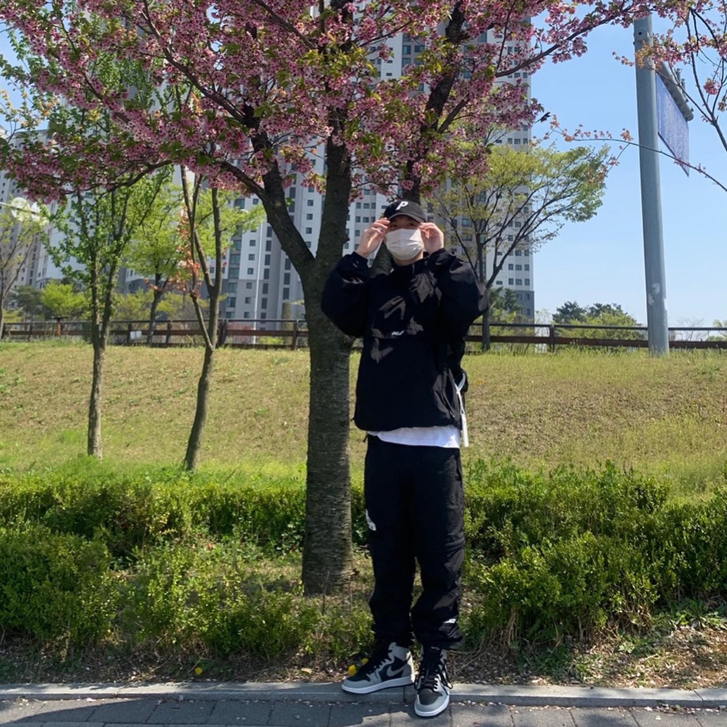 Palace Zip Off Gilet Jacket Black - 22SS, Palace Zip Off Bottoms Black - 22SS 착용 스타일