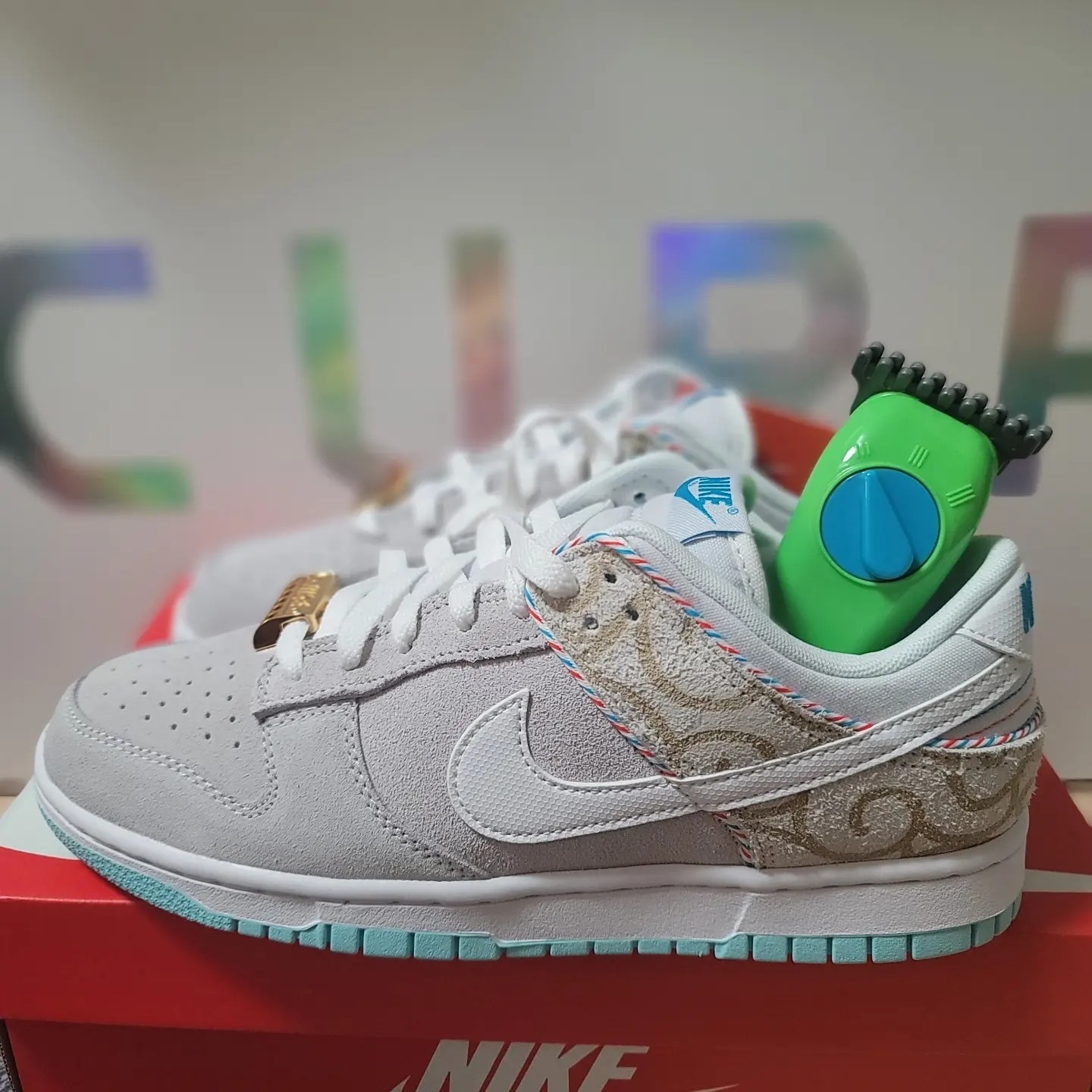 Nike Dunk Low Retro SE Barber Shop Grey 착용 스타일 - 2