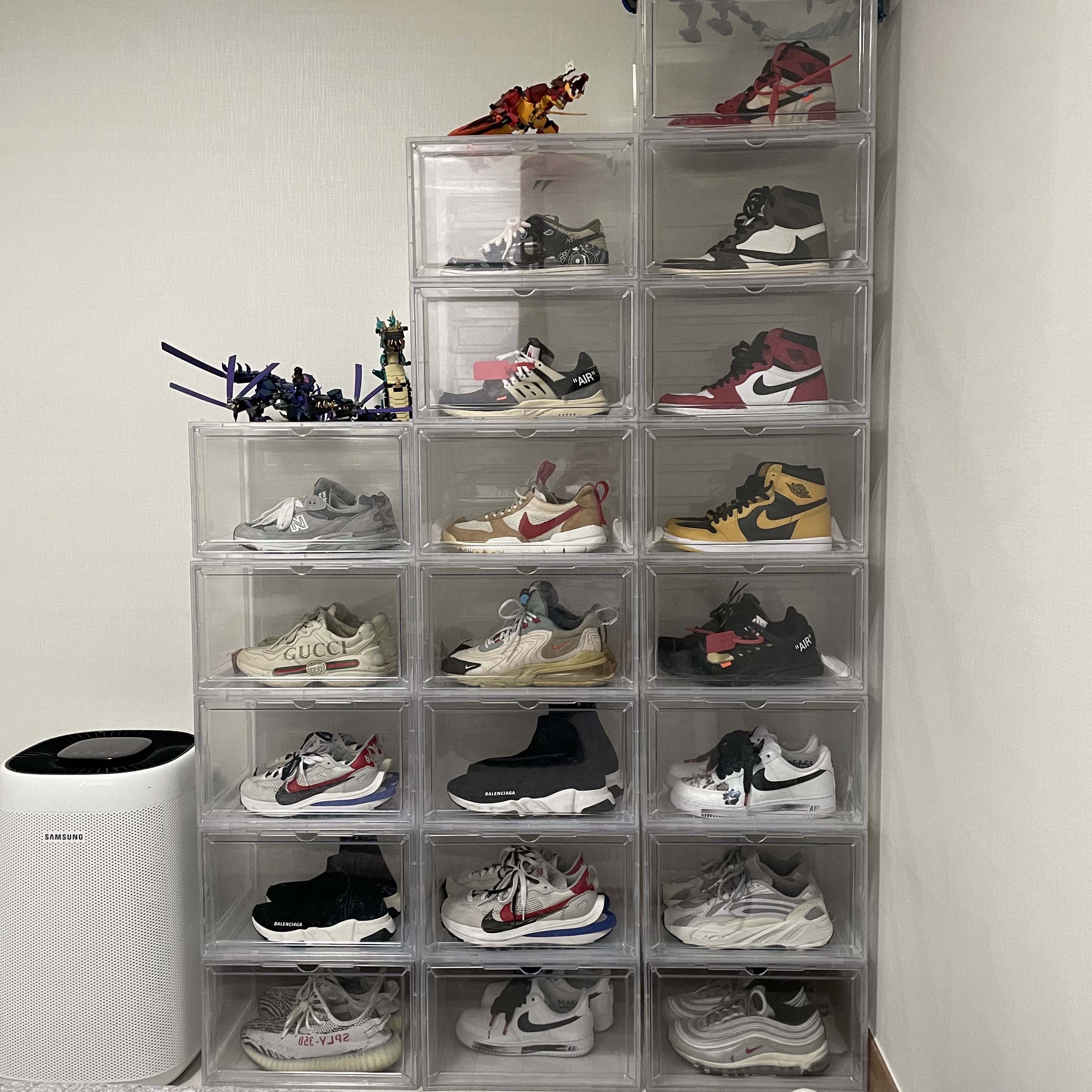 Jordan 1 x Off-White Retro High Chicago The Ten, Jordan 1 x Travis Scott Retro High OG SP Mocha 착용 스타일