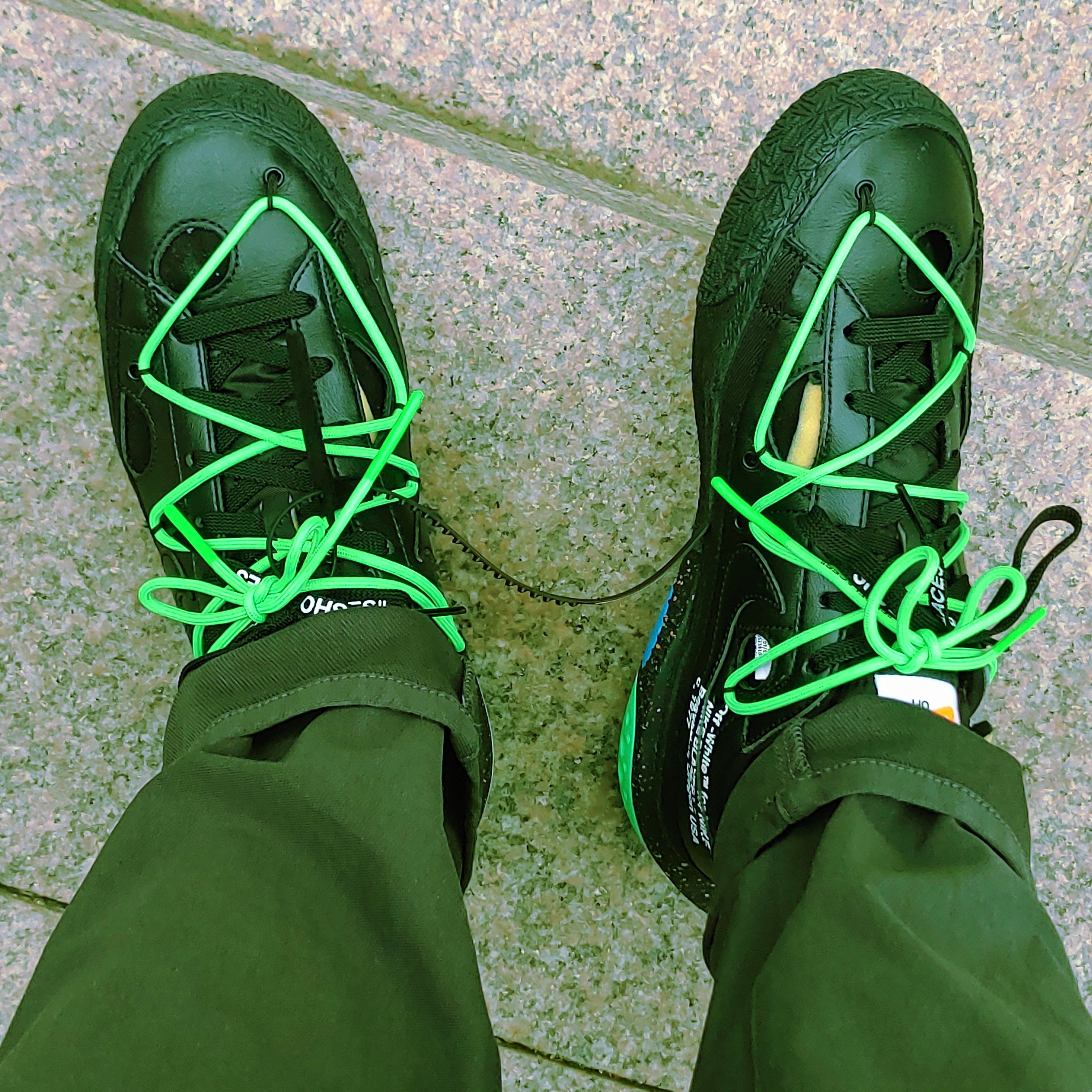 Nike x Off-White Blazer Low '77 Black and Electro Green 착용 스타일