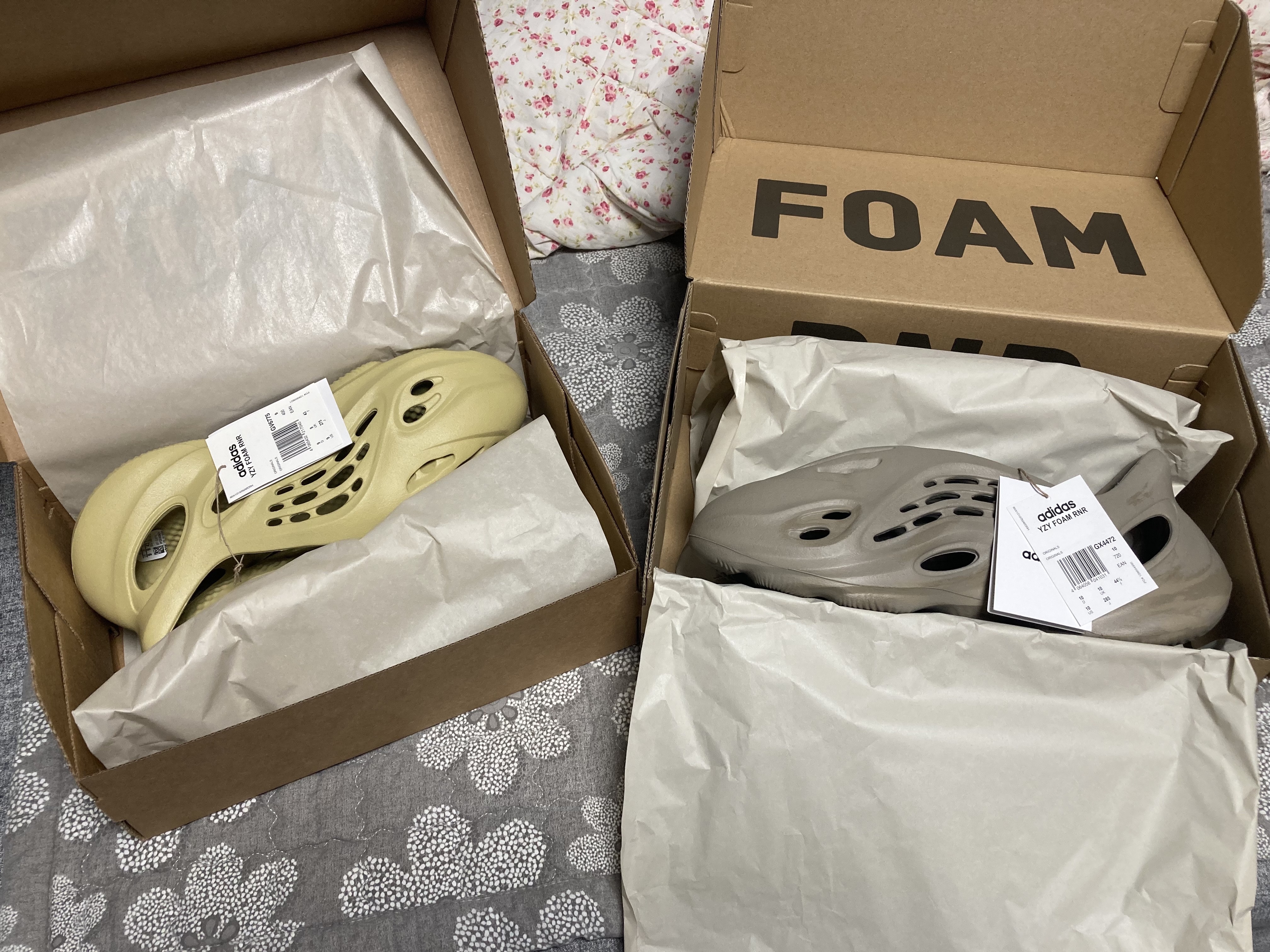 Adidas Yeezy Foam RNNR Stone Sage, Adidas Yeezy Foam RNNR Sulfur 착용 스타일
