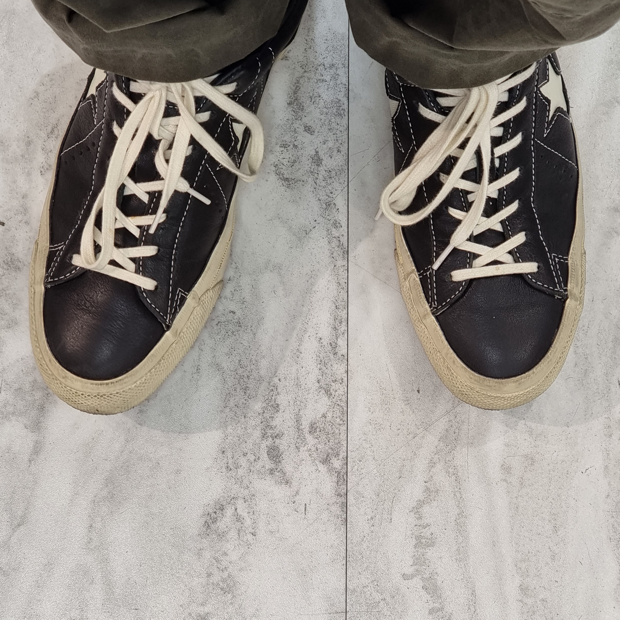 Converse x John Varvatos One Star Ox Black Dove 착용 스타일 - 1