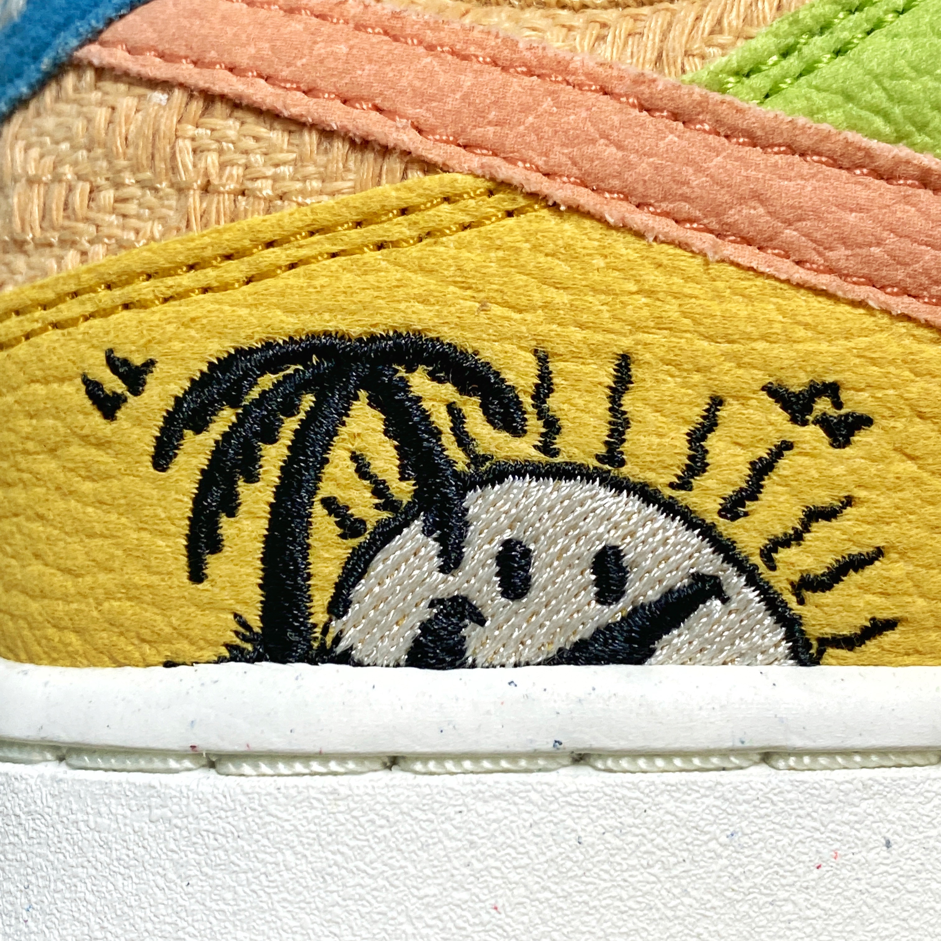 (W) Nike Dunk Low SE Sun Club Sanded Gold 착용 스타일 - 1