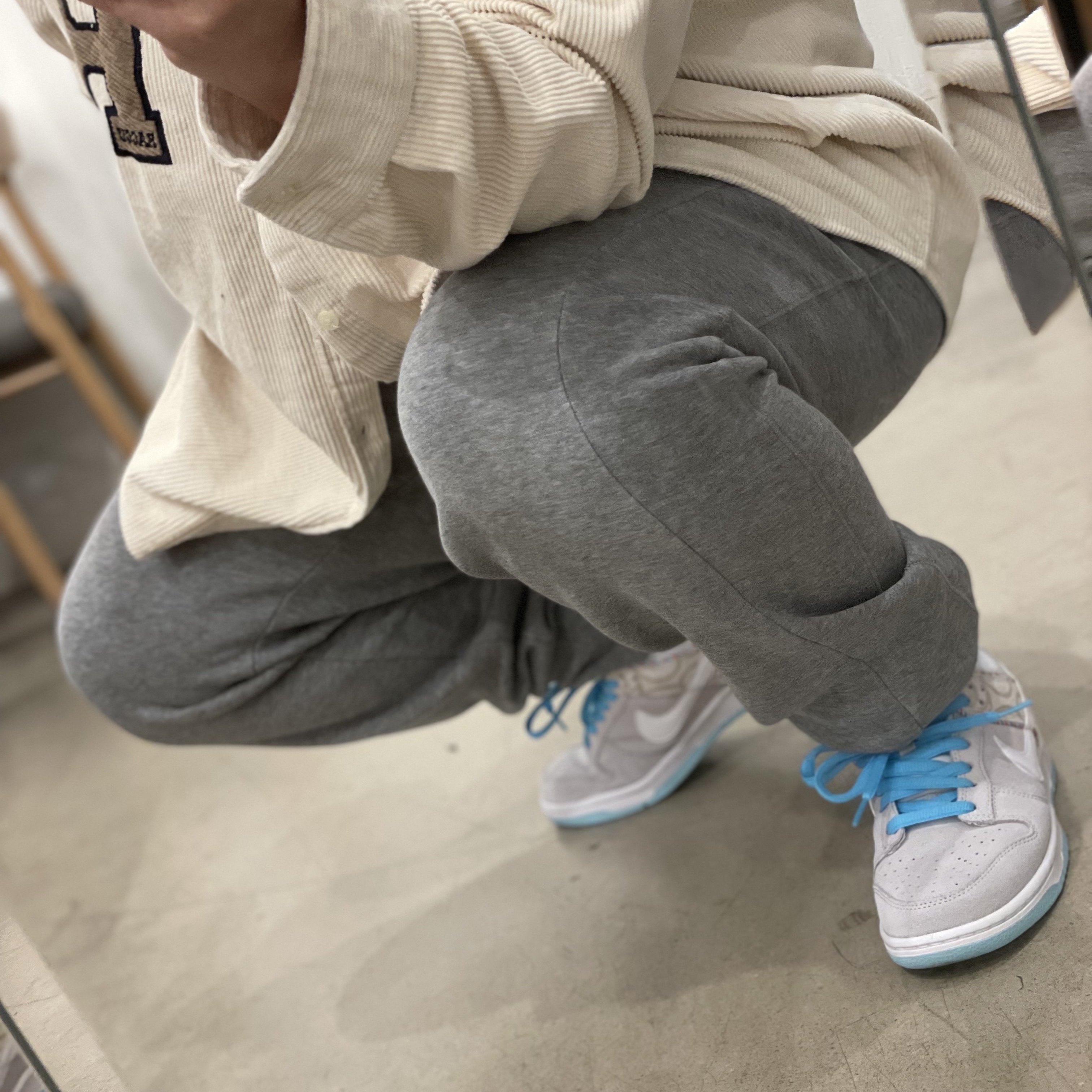 Nike Dunk Low Retro SE Barber Shop Grey 착용 스타일 - 2