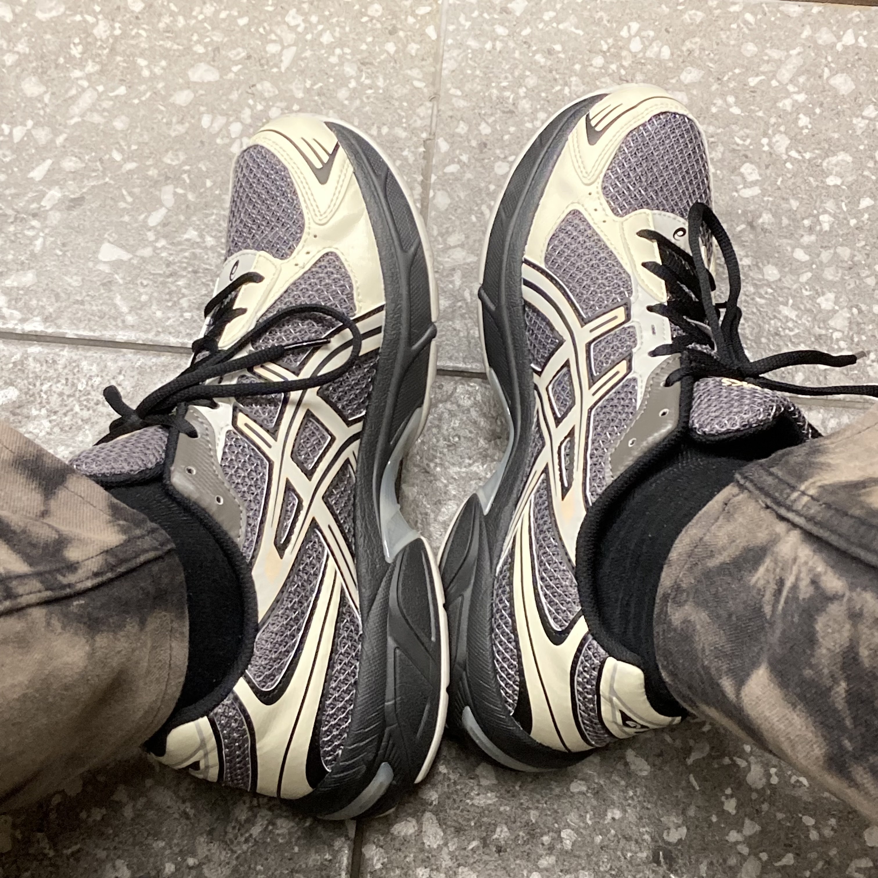 Asics x I4P Gel-1130 Mink Glacier Grey 착용 스타일 - 2