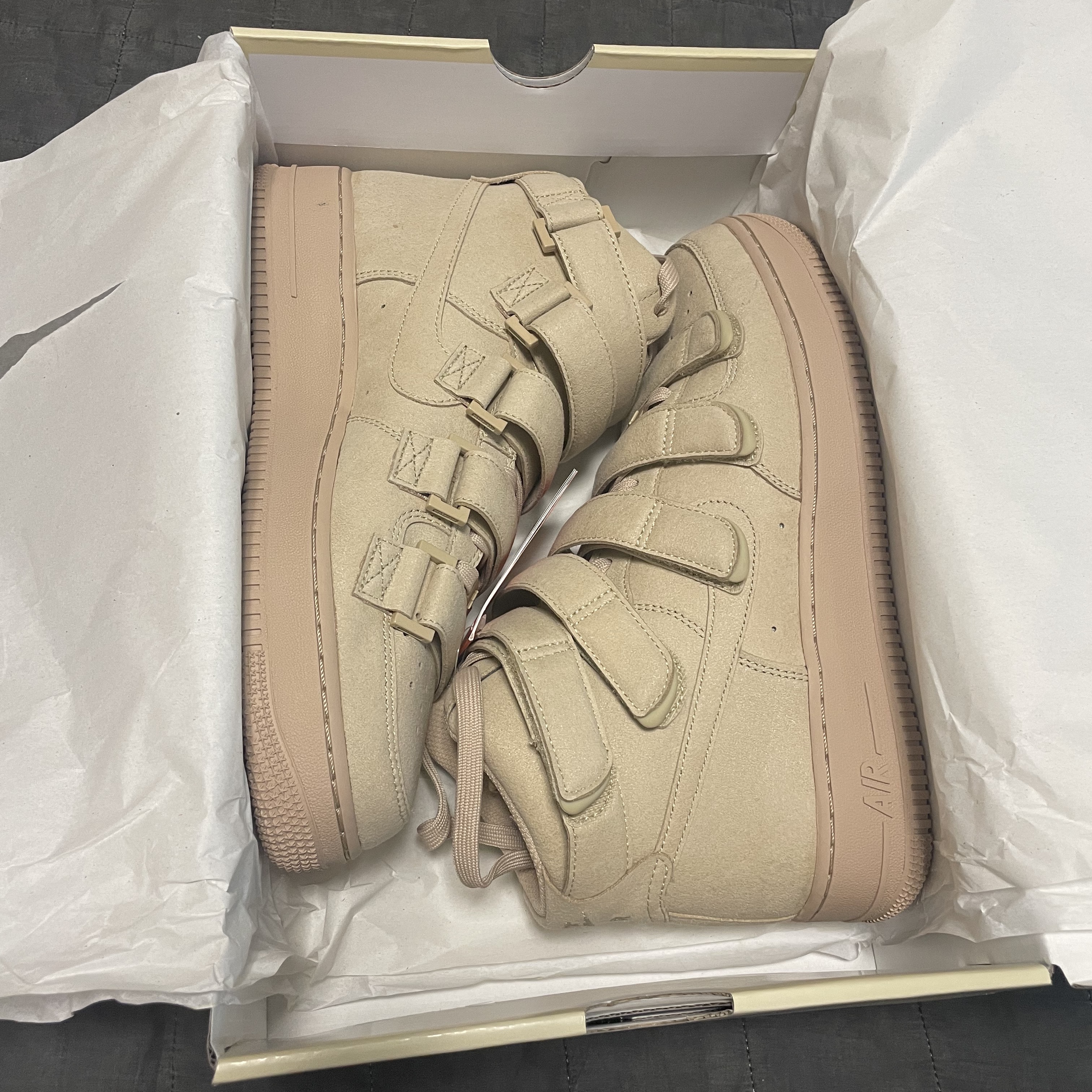 Nike x Billie Eilish Air Force 1 High '07 SP Mushroom 착용 스타일 - 5