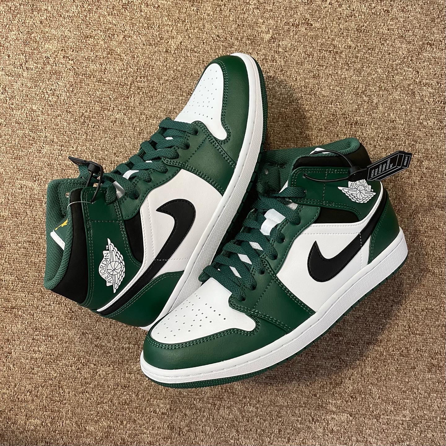 Jordan 1 Mid Sonics 2021, (GS) Jordan 1 Mid Sonics 2021 착용 스타일 - 1