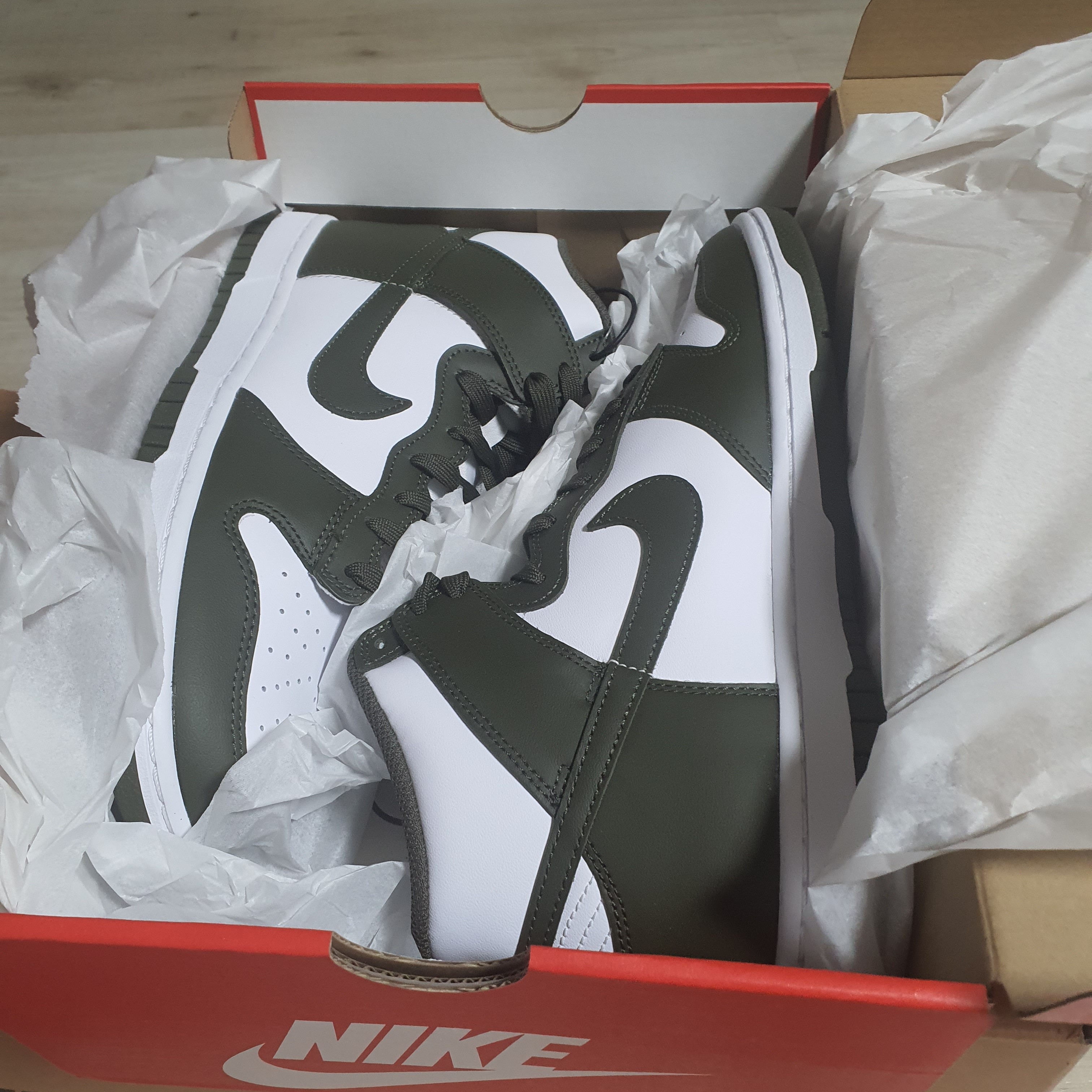 Nike Dunk High Retro Championship Khaki 착용 스타일 - 1