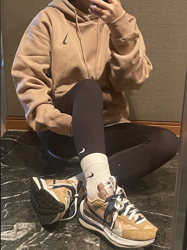 Nike x Billie Eilish NRG Fleece Hoodie Mushroom - Asia, Nike x Billie Eilish NRG Fleece Pants Mushroom - Asia 착용 스타일 - 2