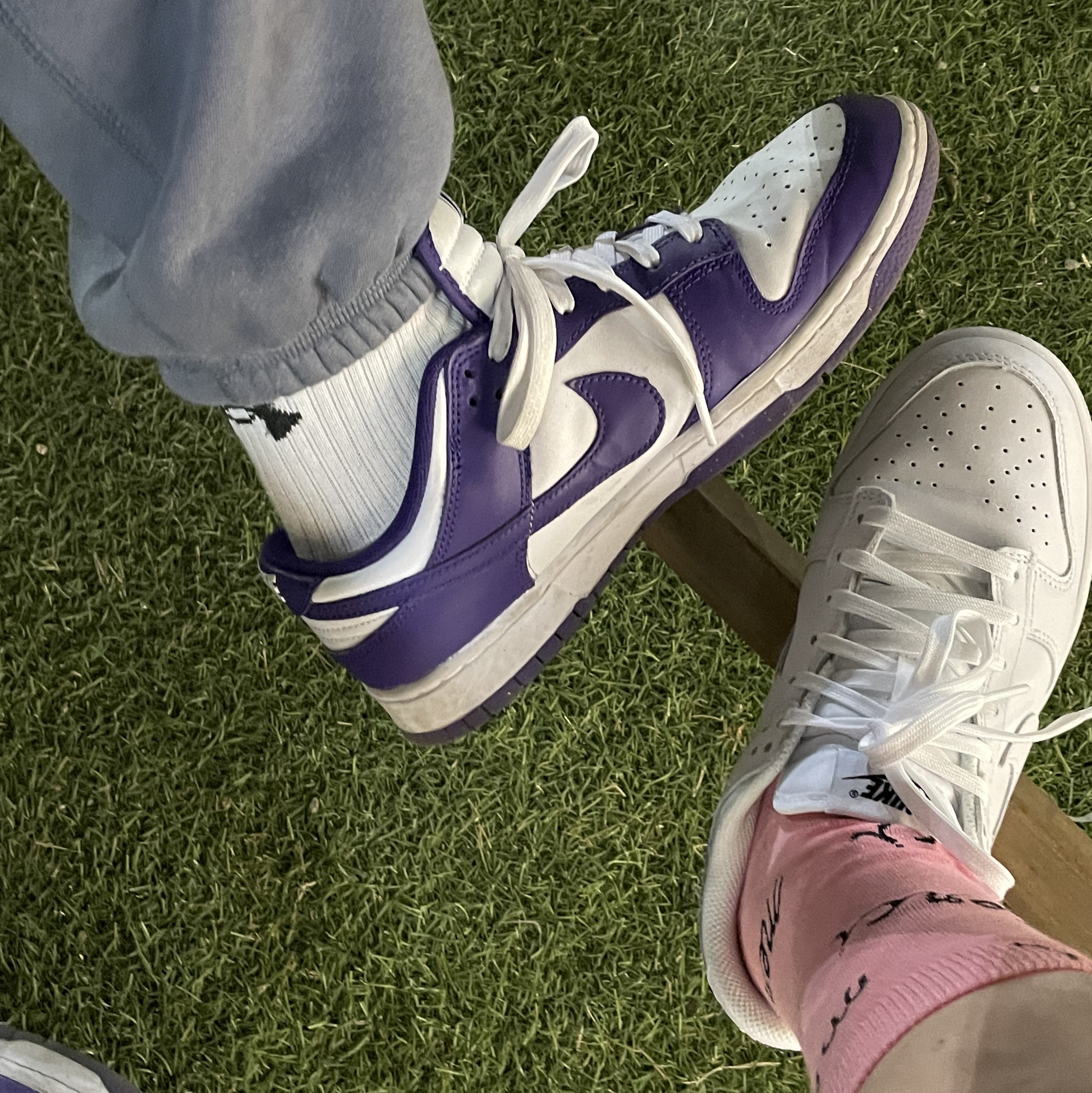 (W) Nike Dunk Low Triple White, Nike Dunk Low Retro Championship Court Purple 착용 스타일 - 2
