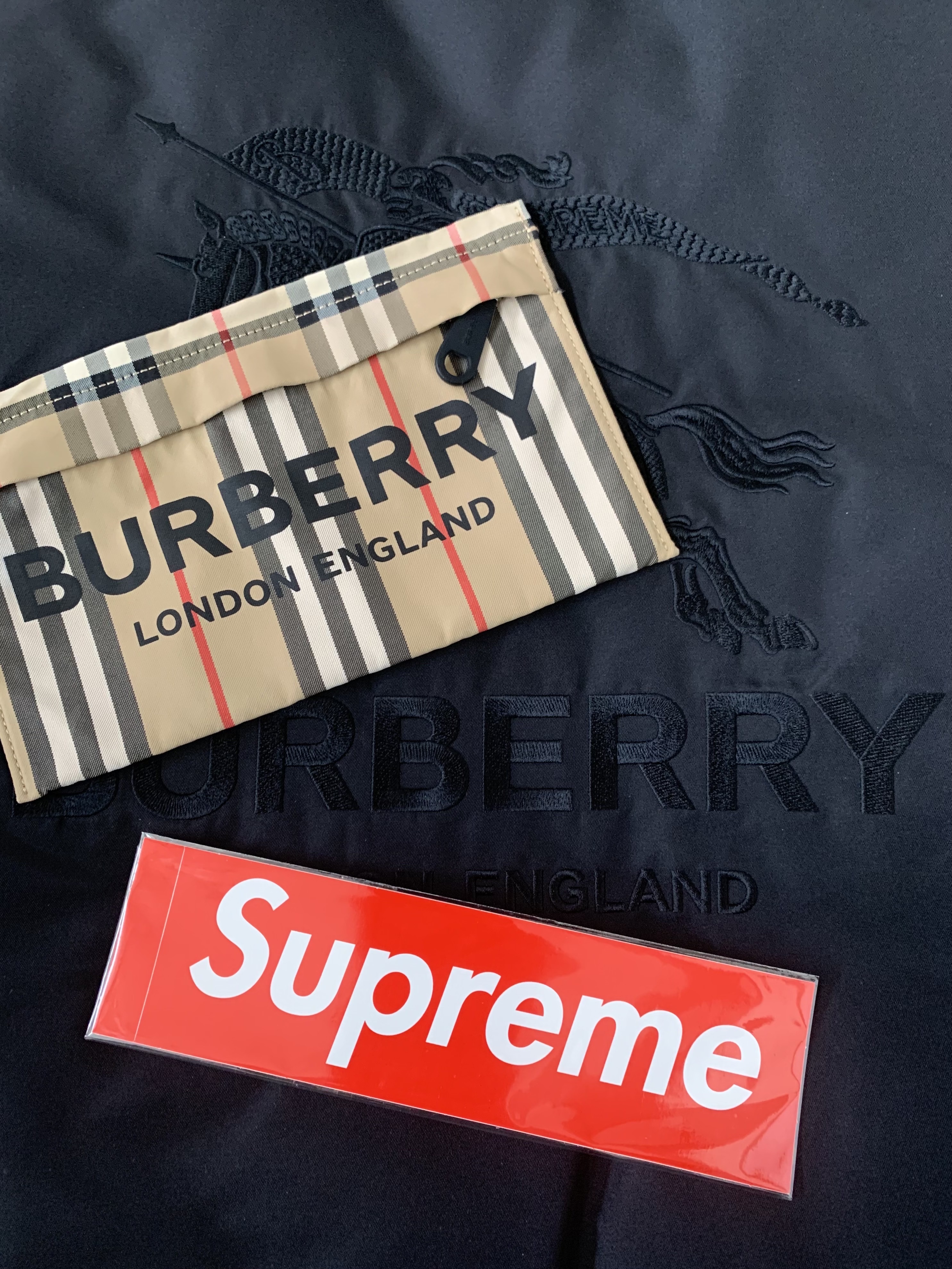 Supreme x Burberry Shearling Collar Down Puffer Jacket Black - 22SS 착용 스타일