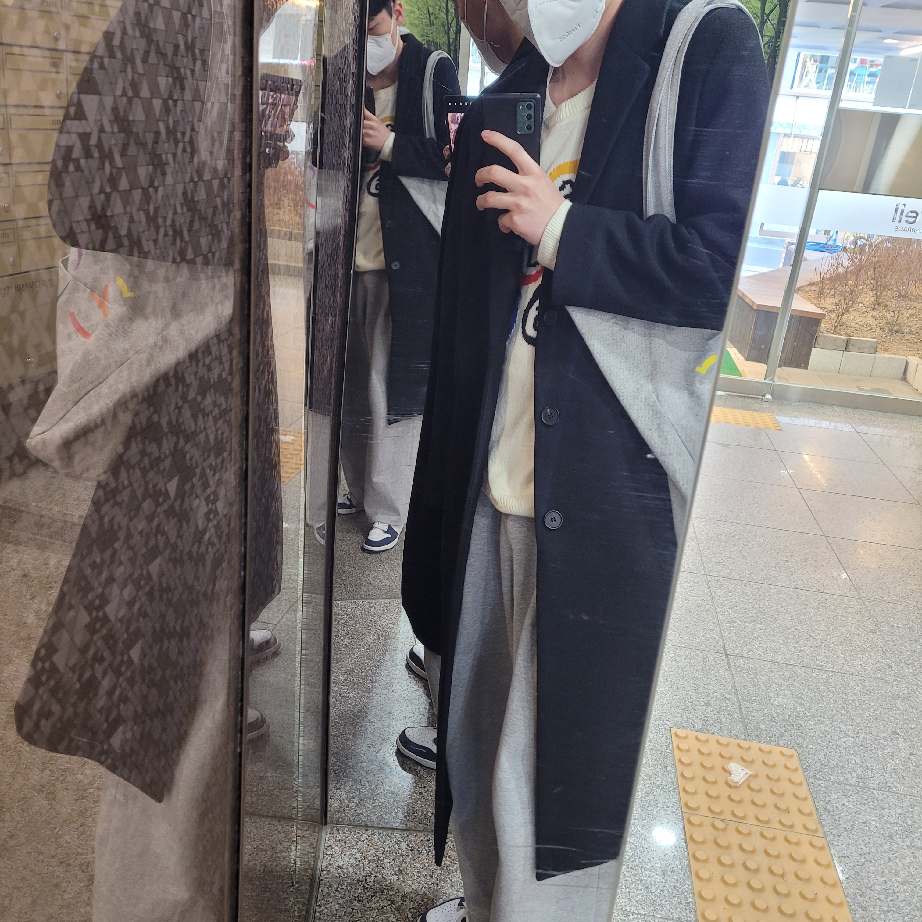 Stussy Billiard Sweater Natural, Jordan 1 Retro High OG CO.JP Midnight Navy 착용 스타일